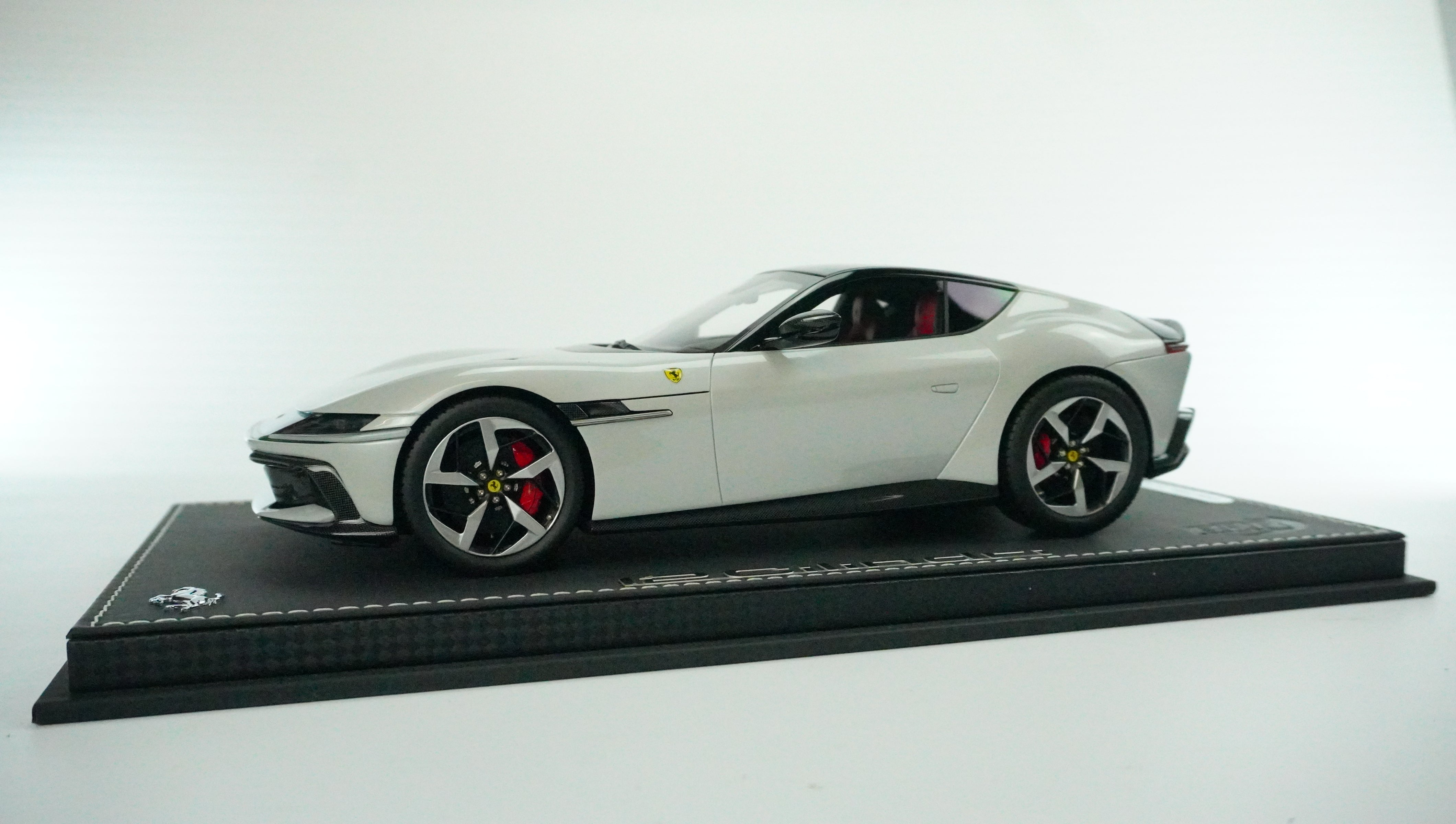 Ferrari 12Cilindri Coupé V12 Limited (incl. Showcase) 1:18