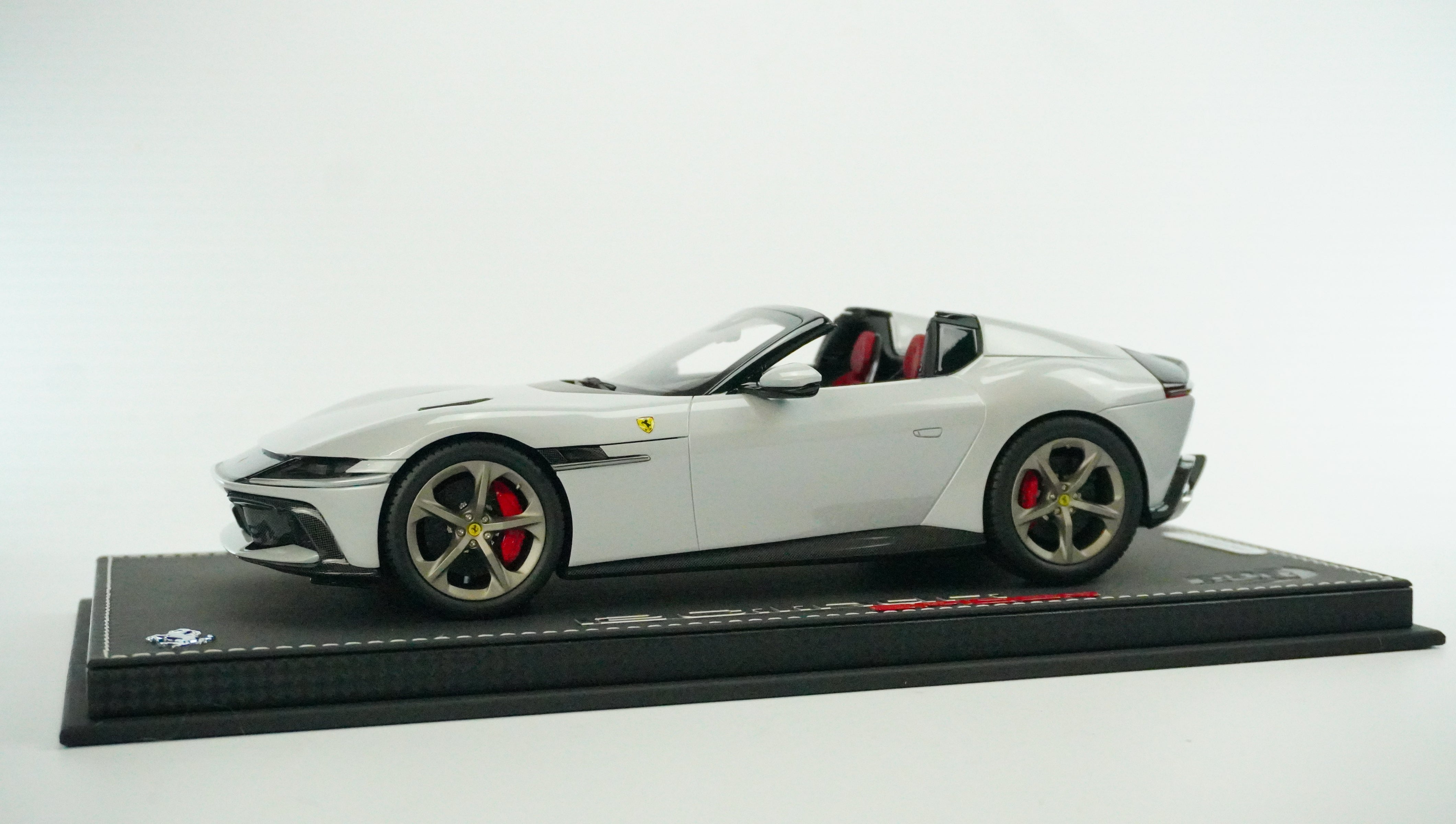 Ferrari 12Cilindri Spider V12 Limited (incl. Showcase) 1:18