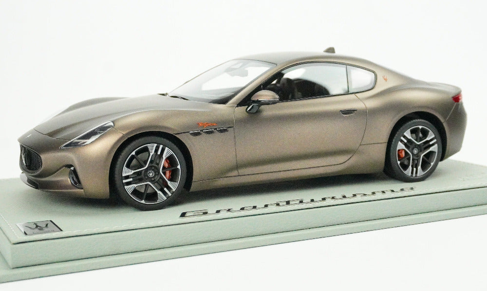 Maserati Granturismo Trofeo Coupé (incl. Showcase) 2023 1:18