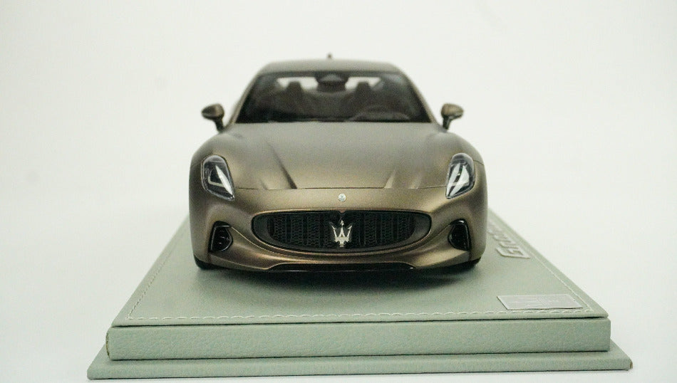 Maserati Granturismo Trofeo Coupé (incl. Showcase) 2023 1:18