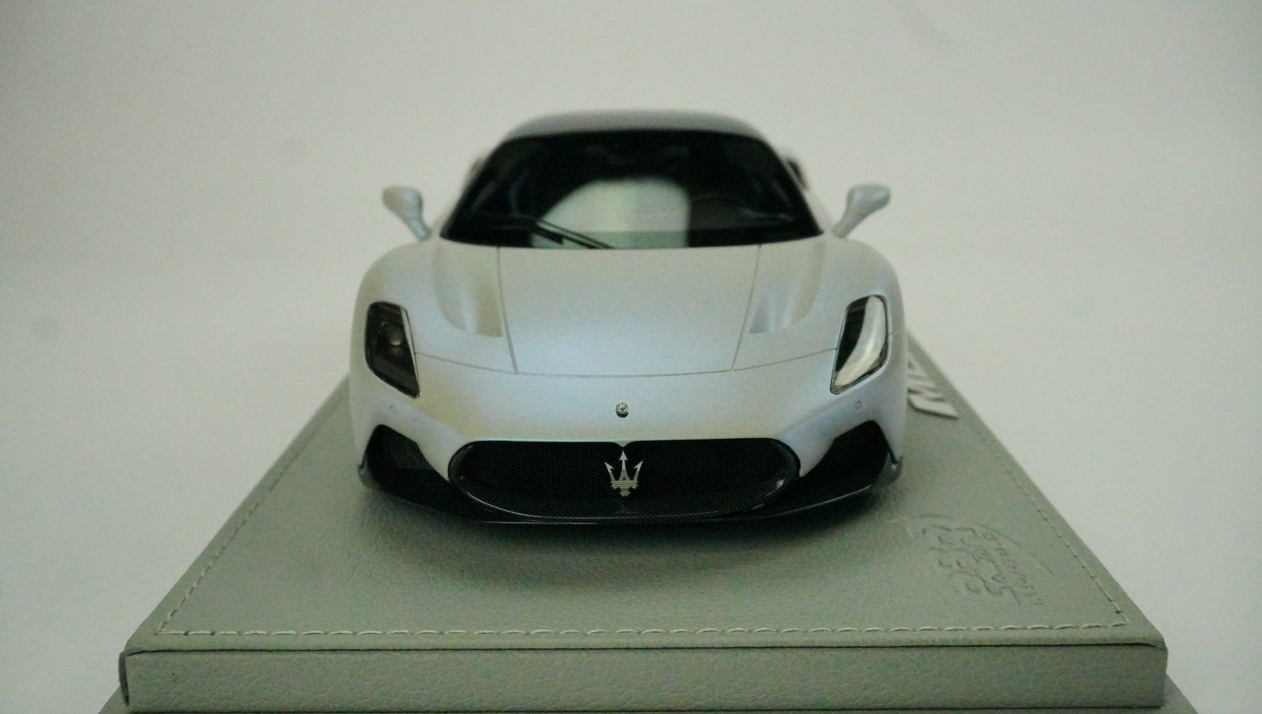 Maserati MC20 Coupé (incl. Showcase) 2020 1:18