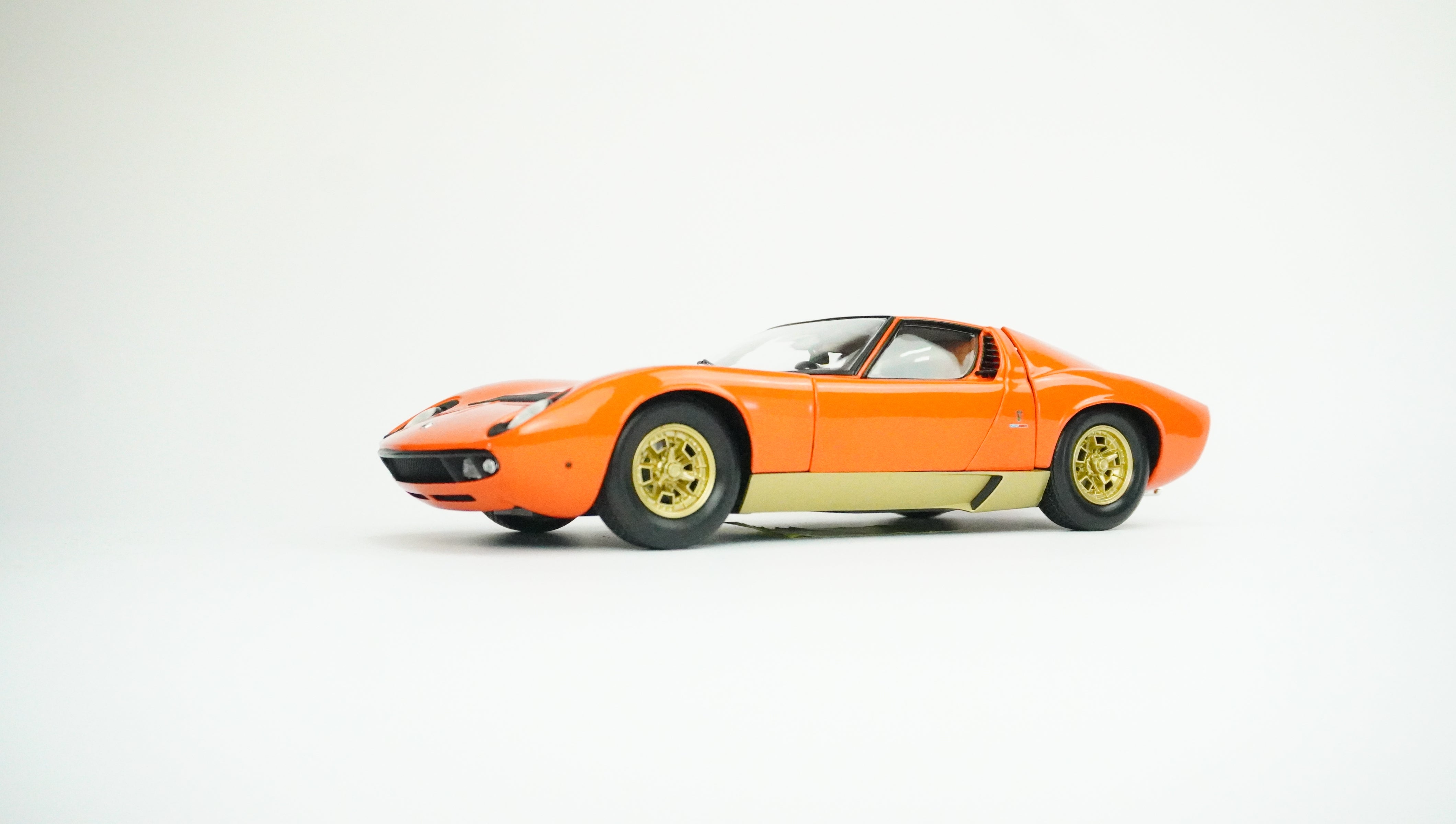 Lamborghini Miura P400 1968 1:18