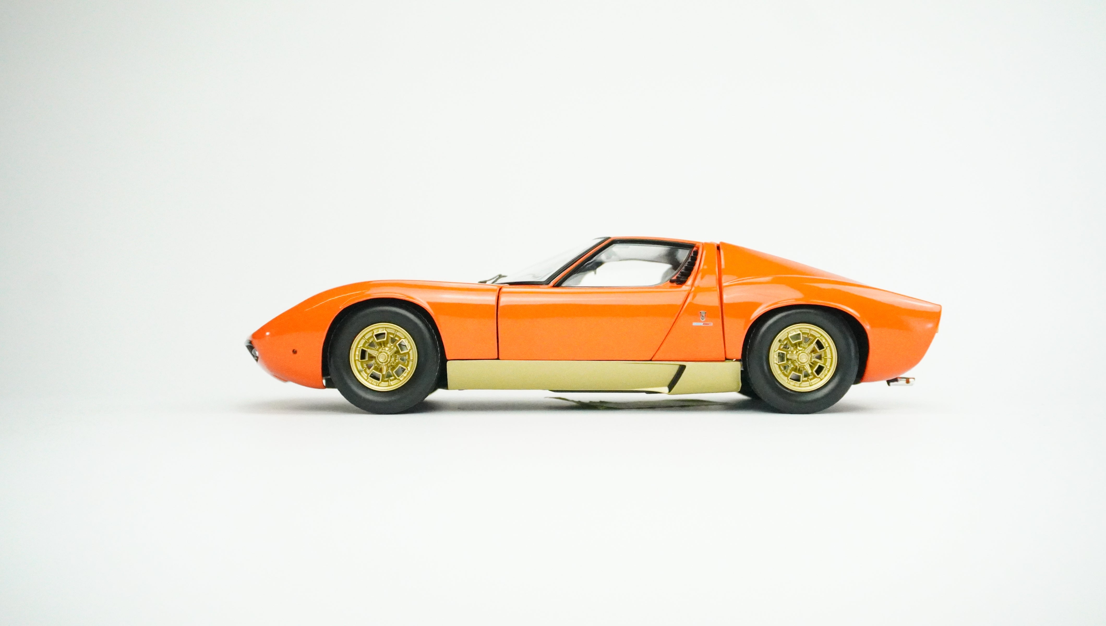 Lamborghini Miura P400 1968 1:18