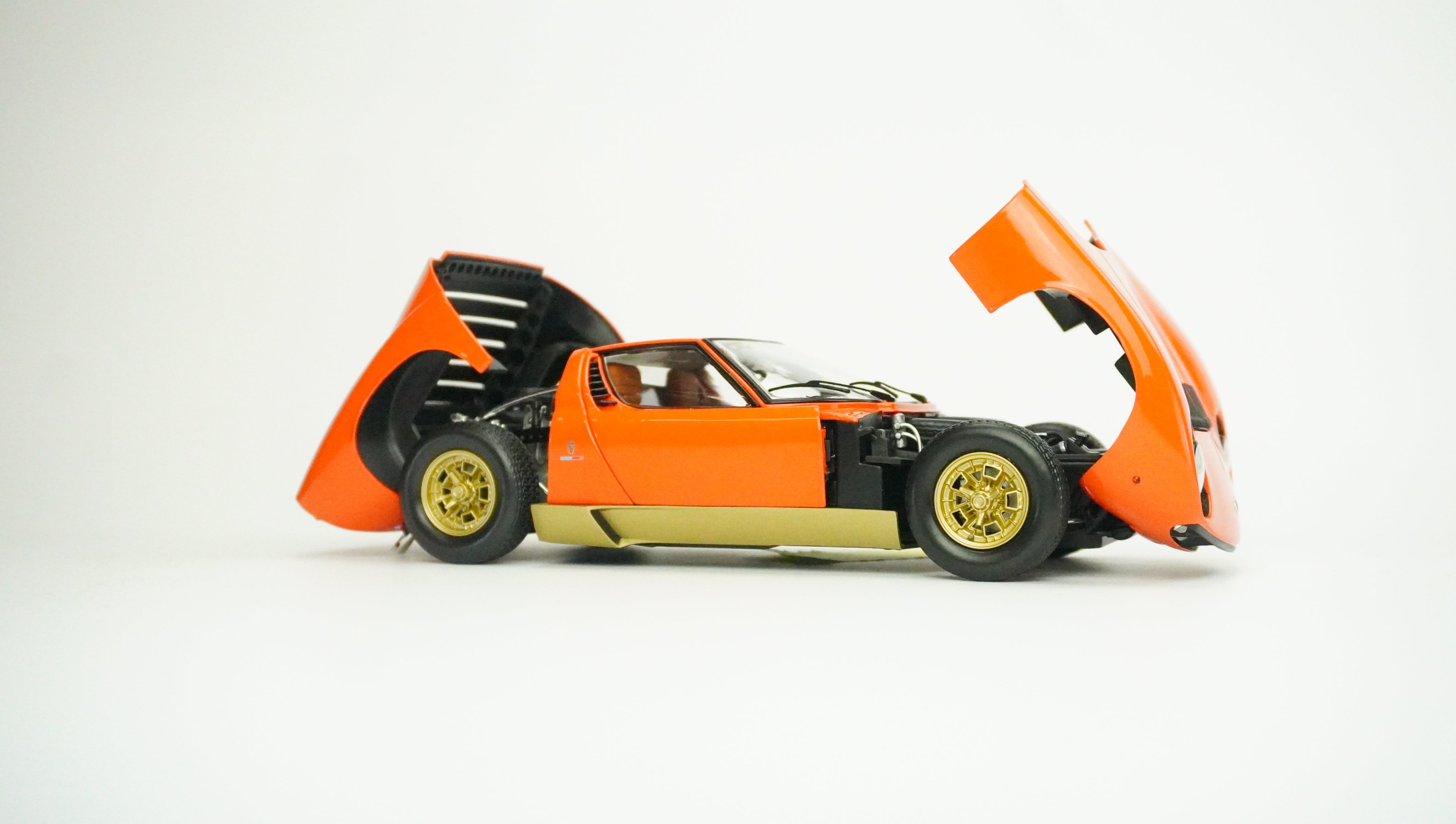 Lamborghini Miura P400 1968 1:18