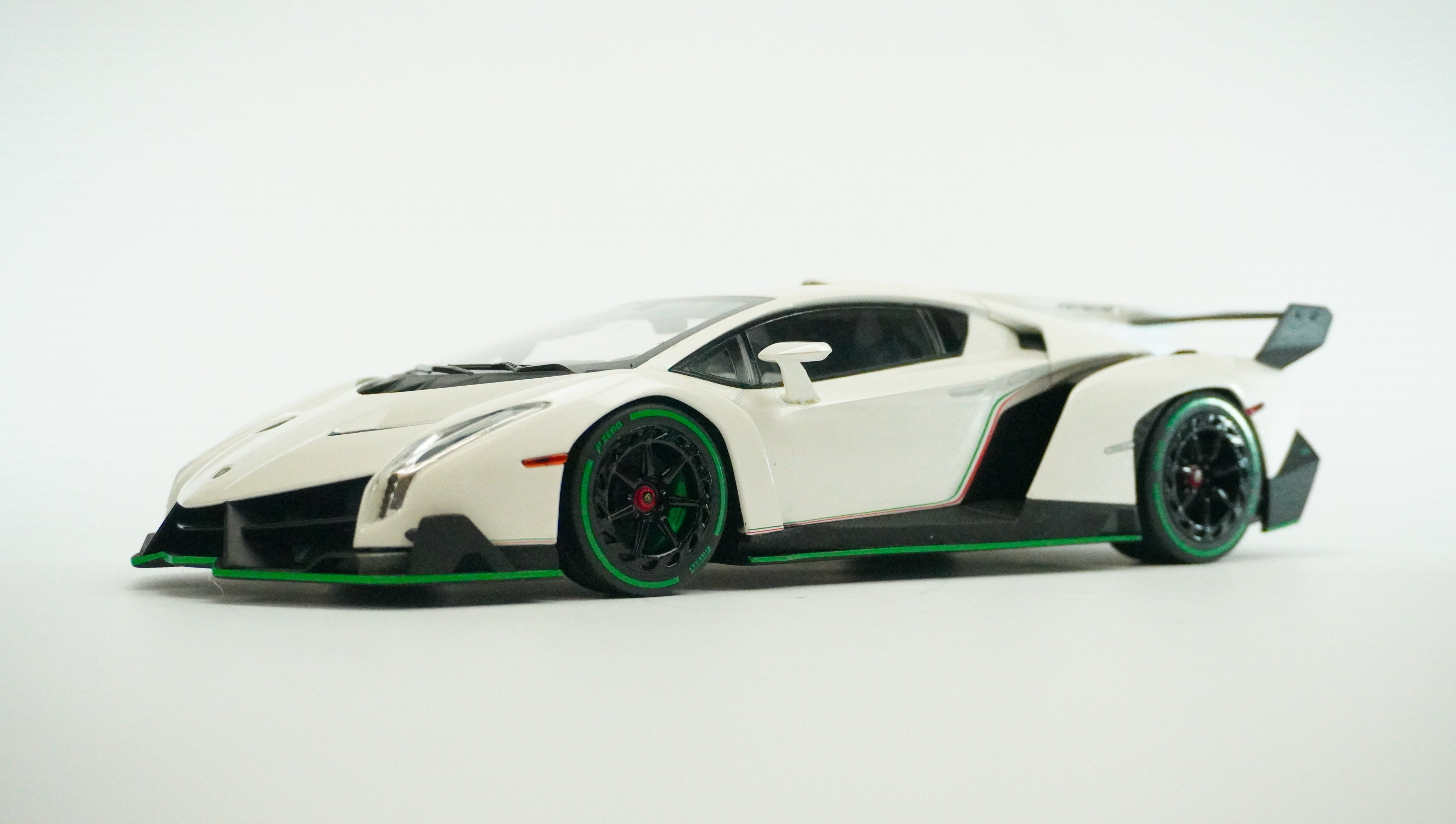Lamborghini Veneno 1:18