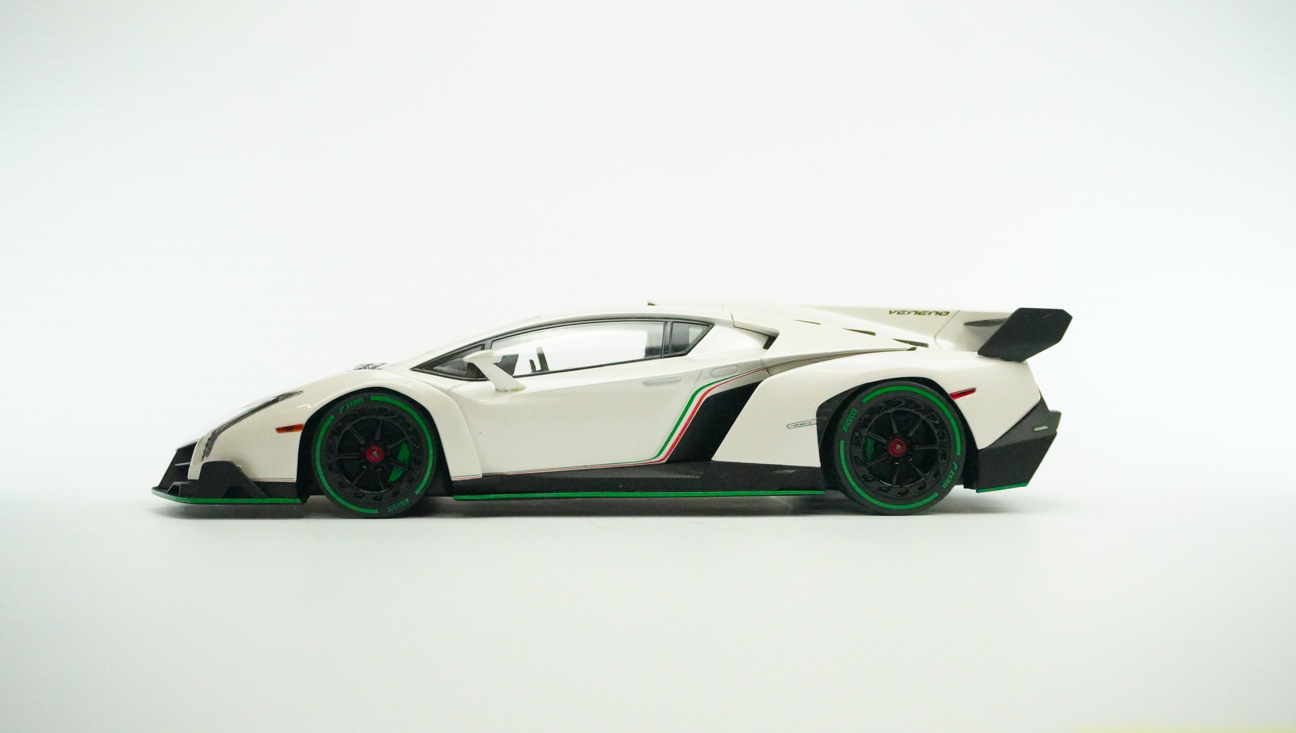 Lamborghini Veneno 1:18