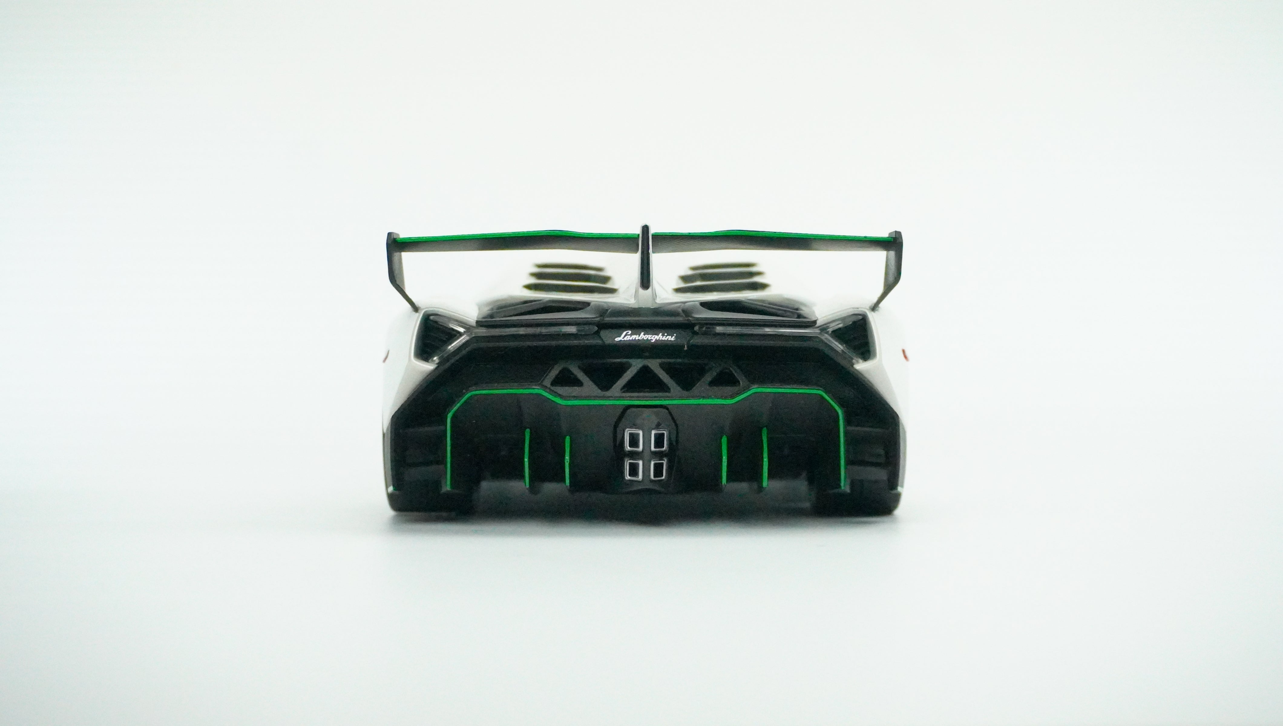 Lamborghini Veneno 1:18