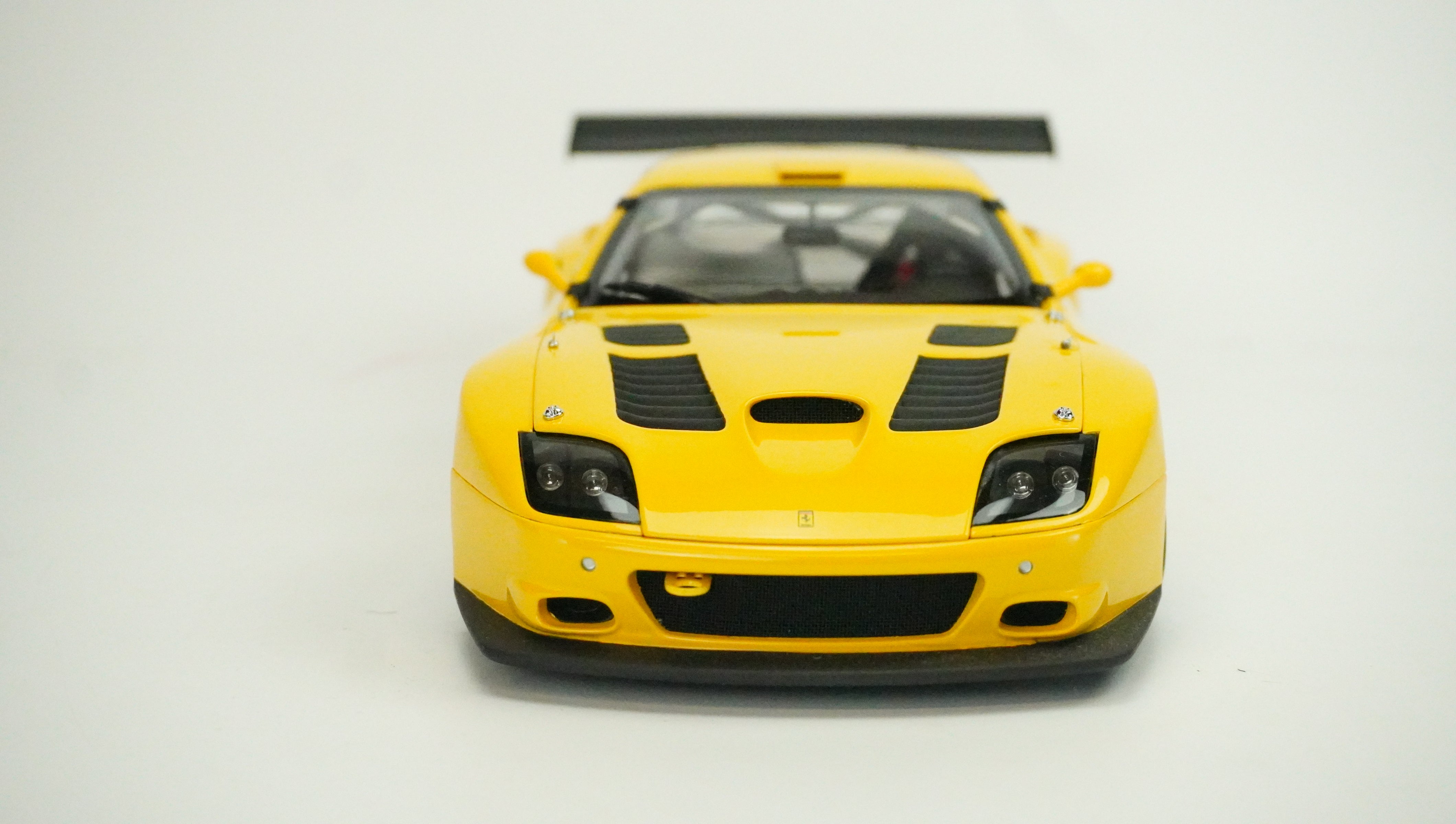 Ferrari 575 GTC 2004 1:18