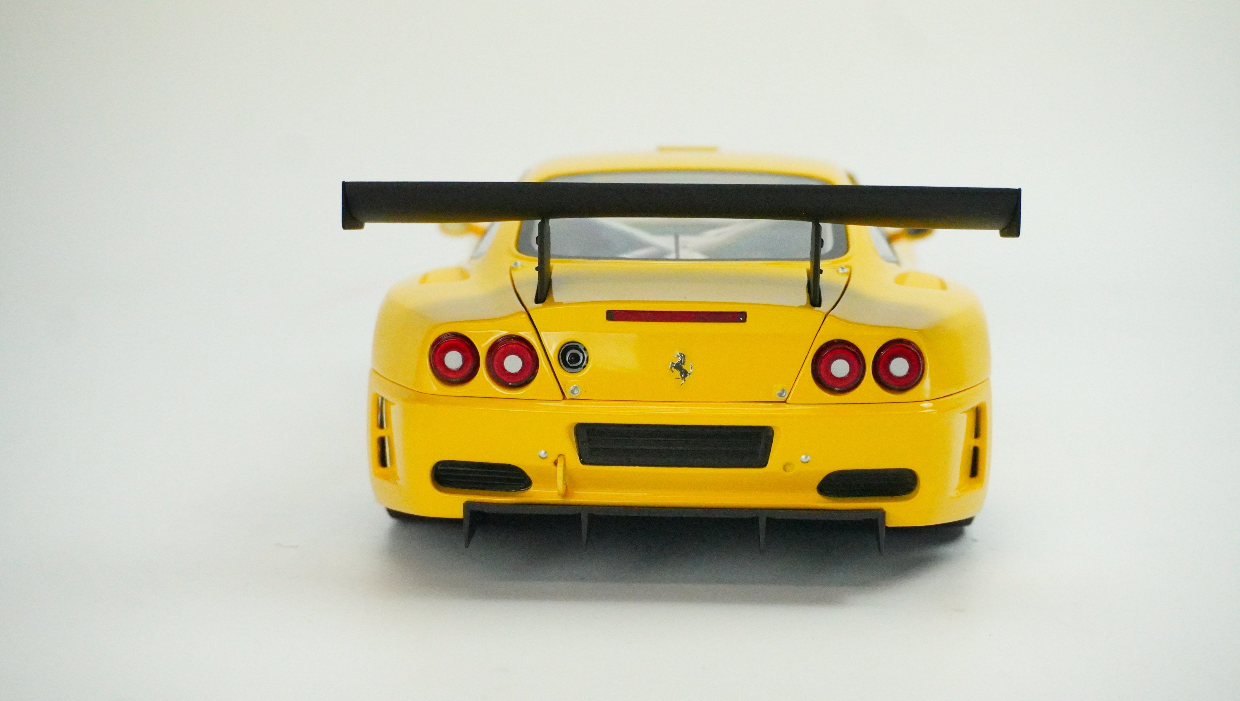 Ferrari 575 GTC 2004 1:18