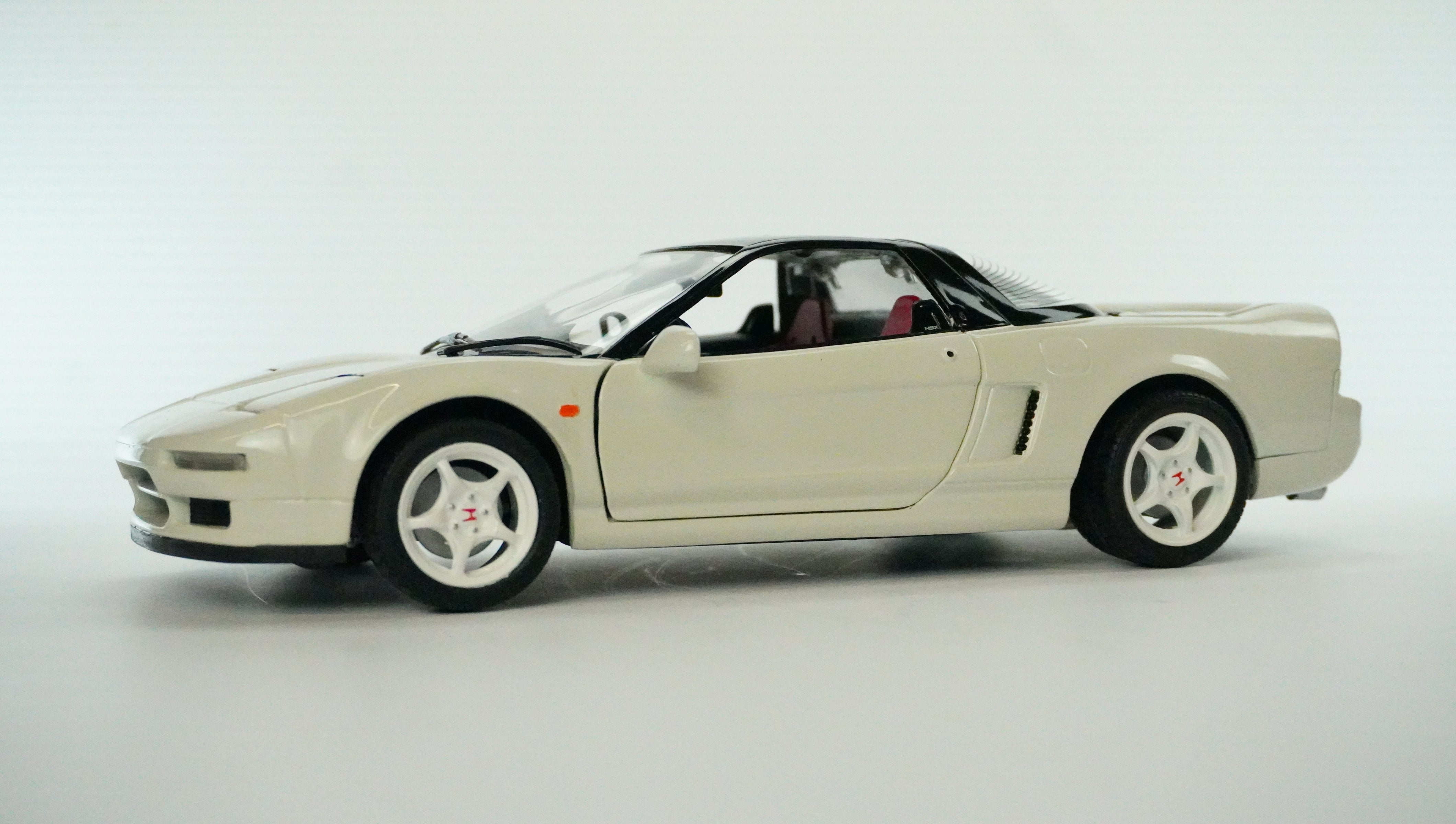 Honda NSX-R 1:18