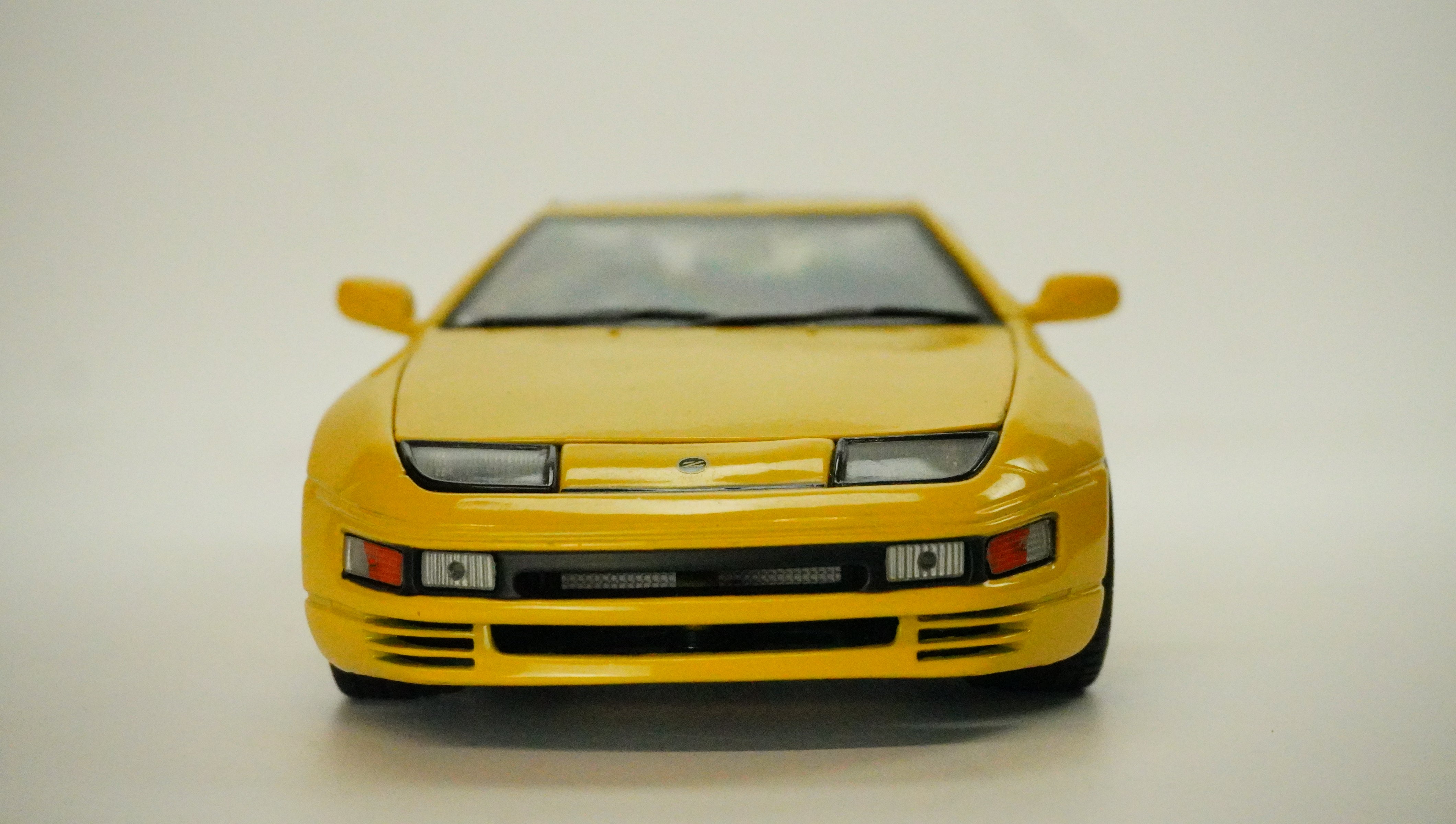 Nissan Fairlady Z300 1:18