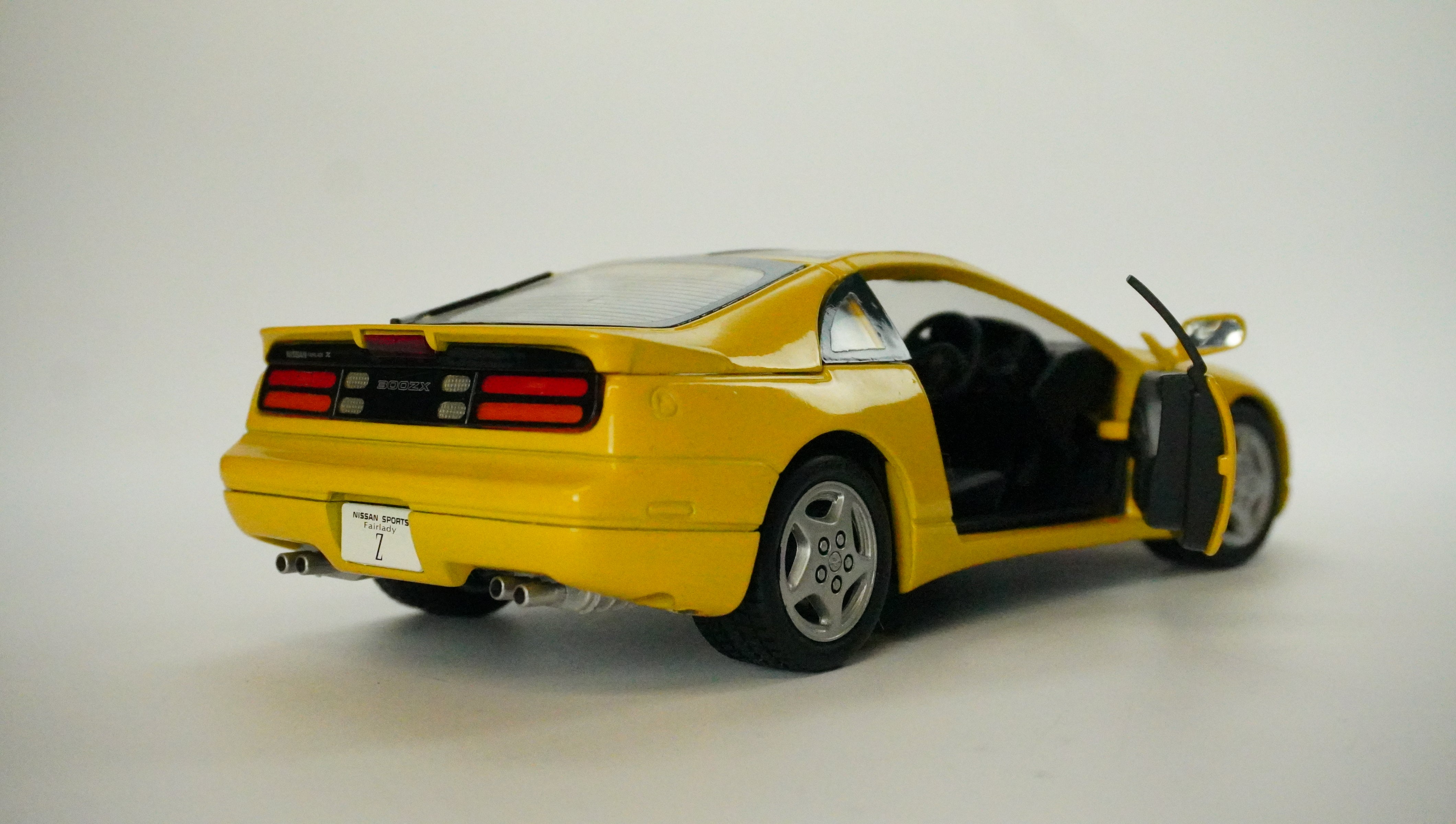 Nissan Fairlady Z300 1:18