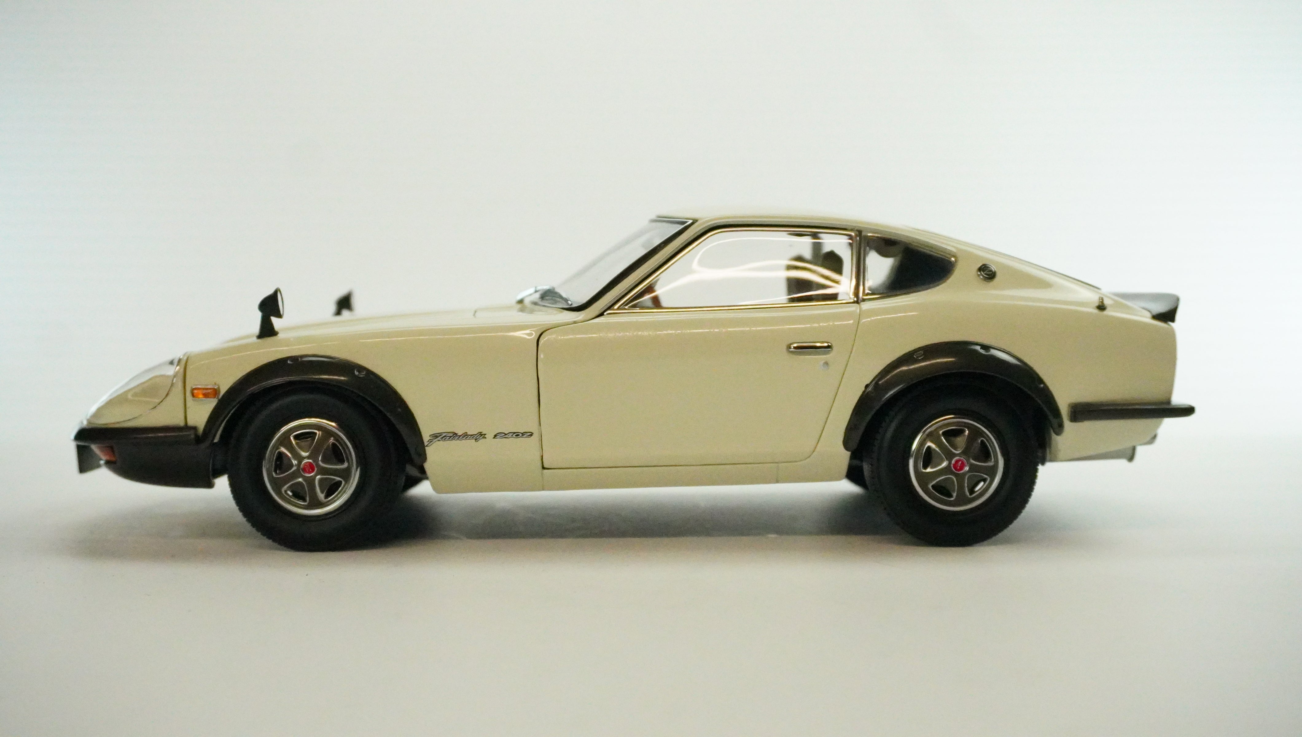 Nissan Fairlady 240 Z-G 1:18