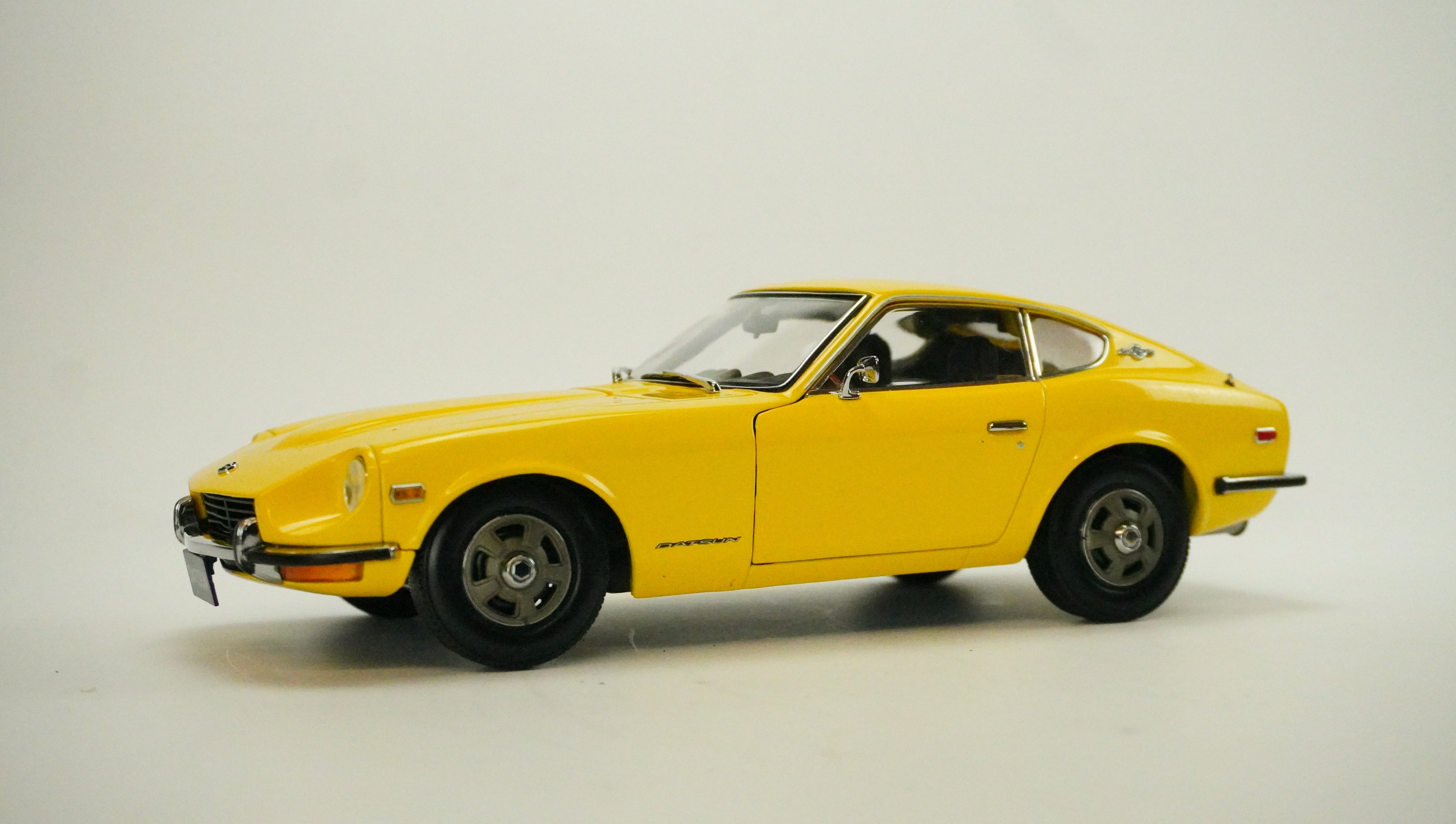 Datsun 240Z 1:18