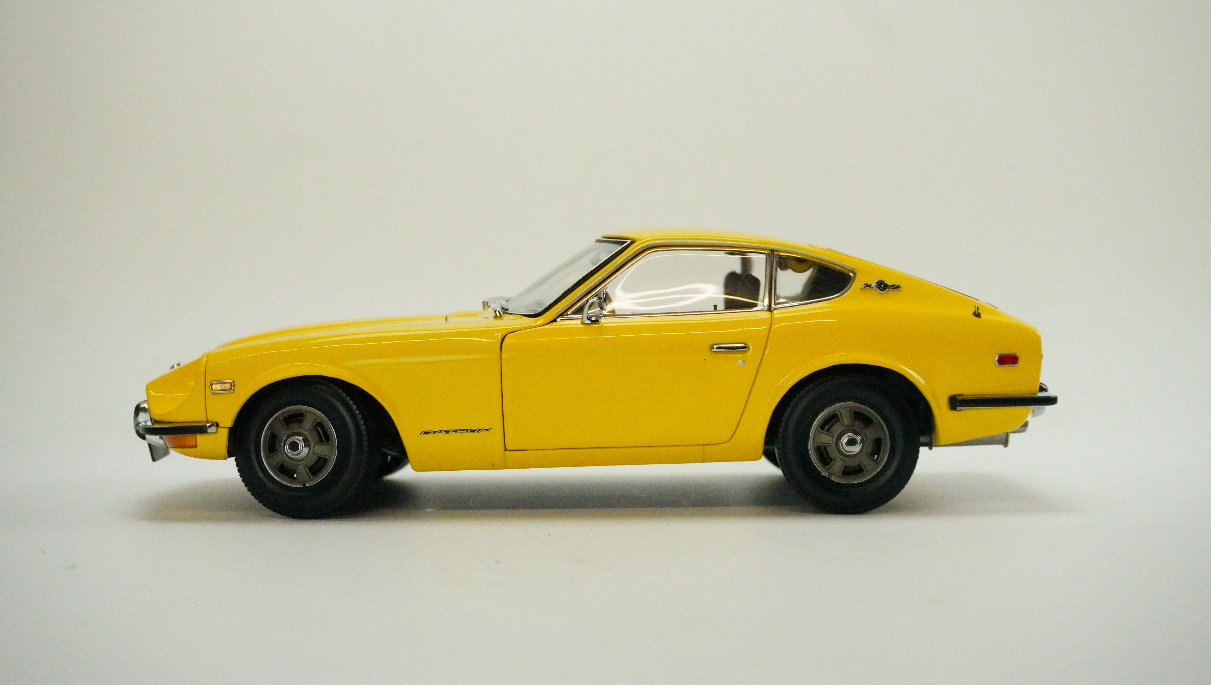 Datsun 240Z 1:18