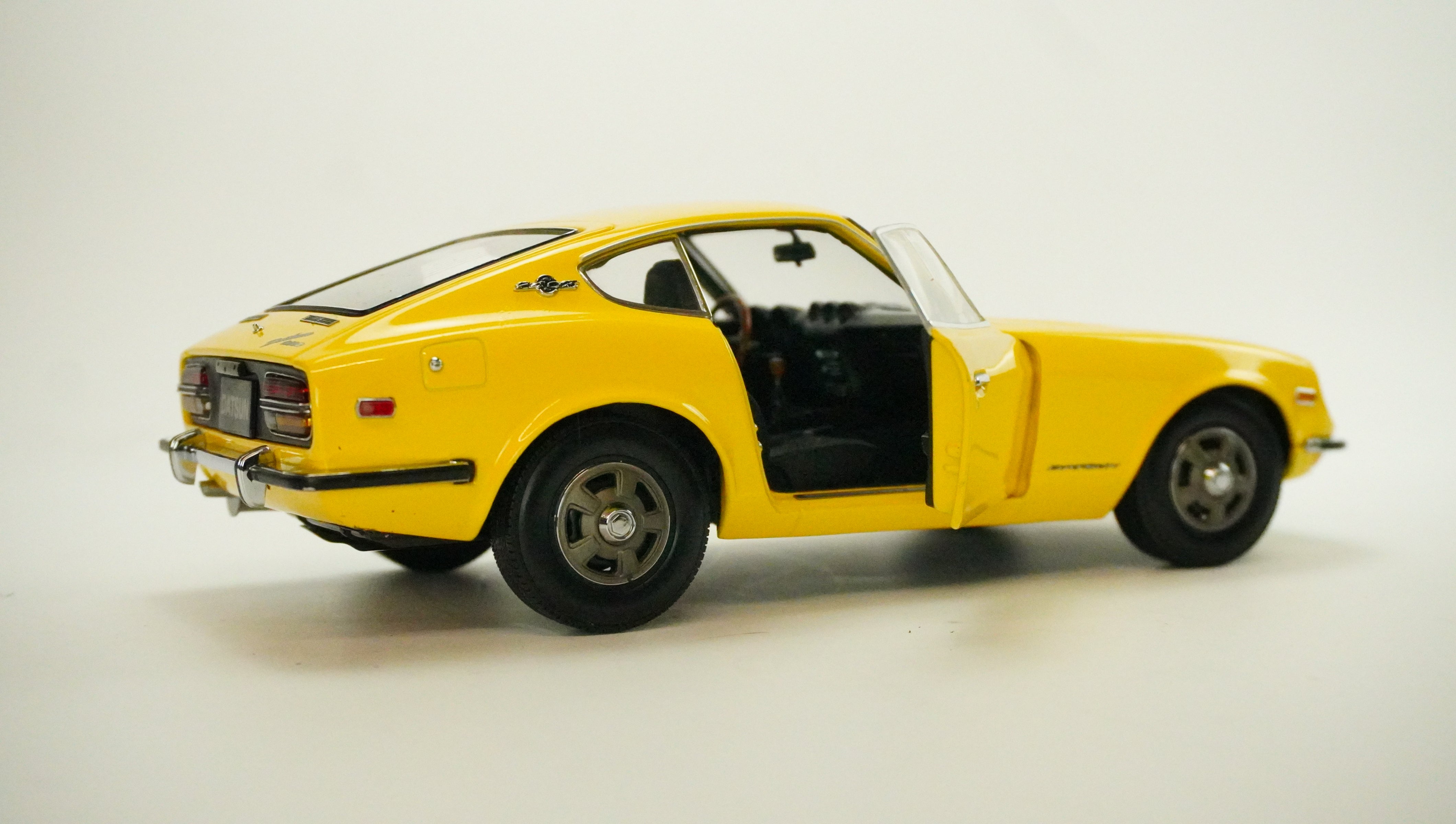Datsun 240Z 1:18