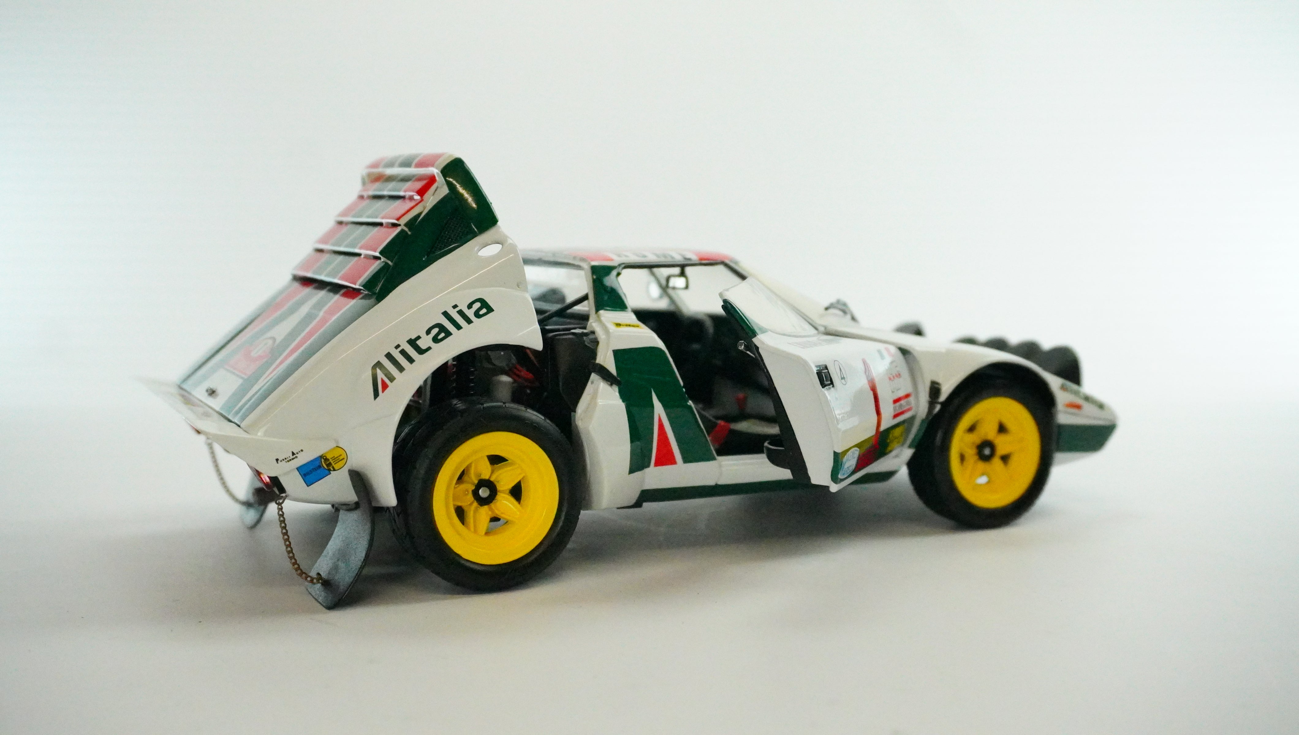 Lancia Stratos HF Rally Nr.1  1977 1:18