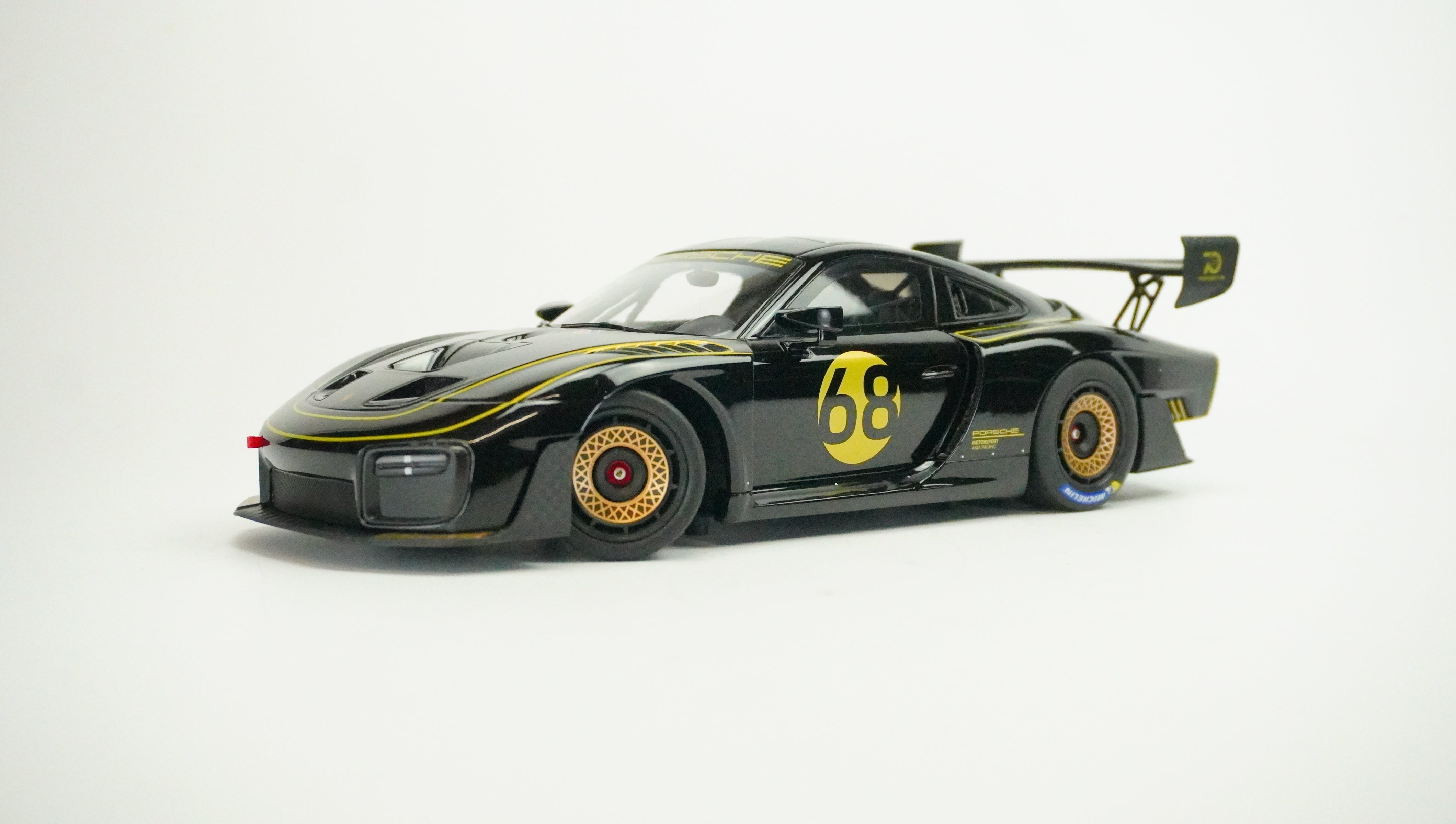 Porsche 935/19 Racing Nr.68 1:18