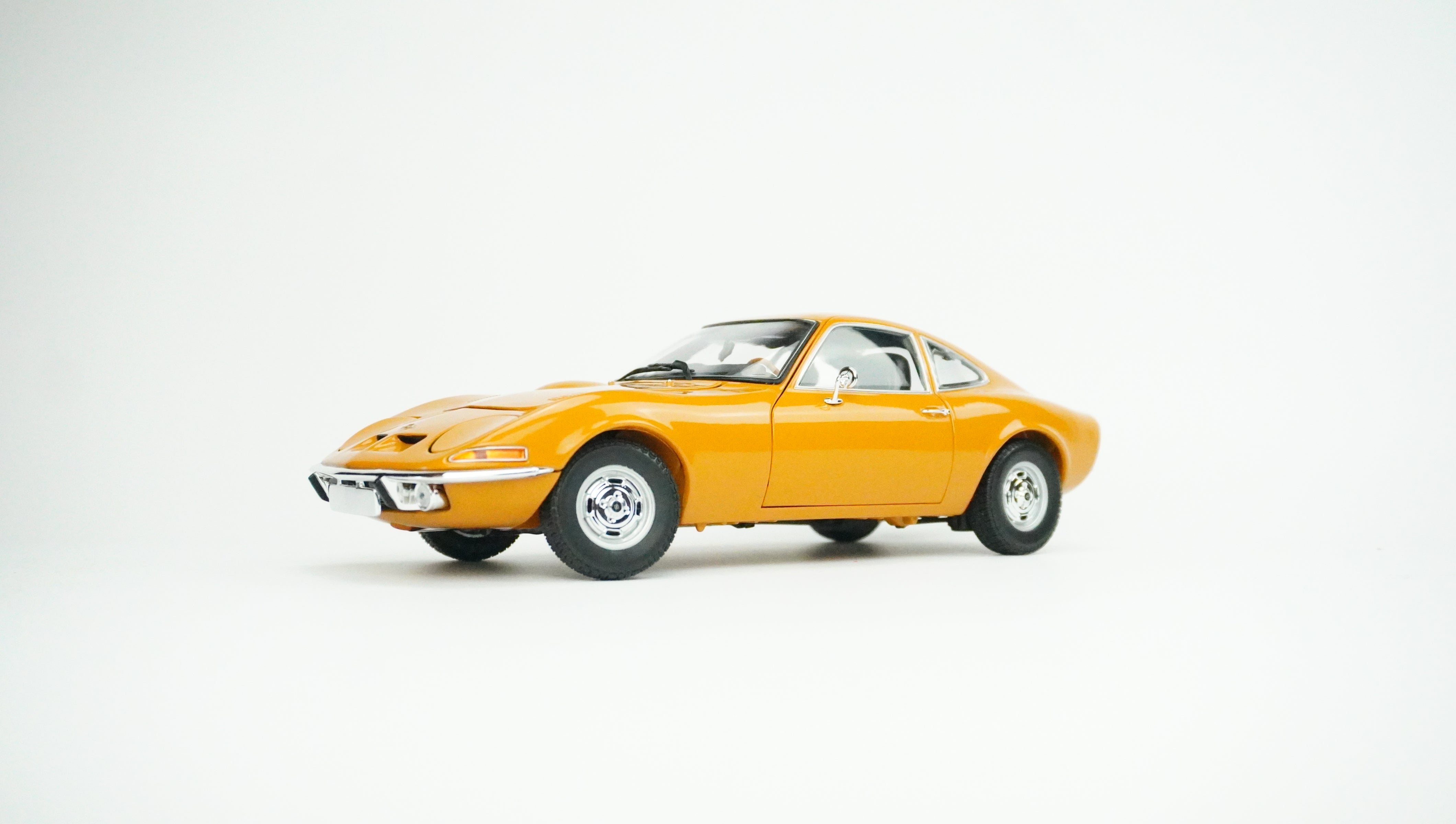 Opel GT 1900 2005 1:18