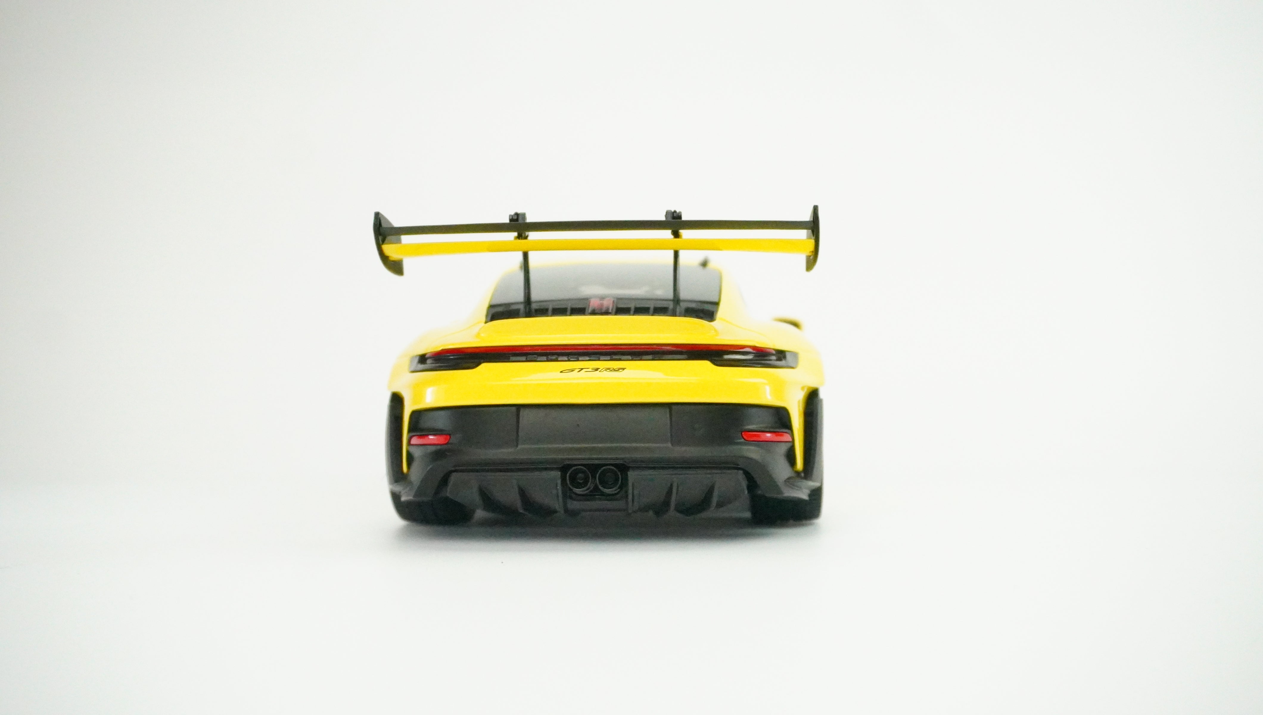 Porsche 911 (992) GT3 RS 1:18