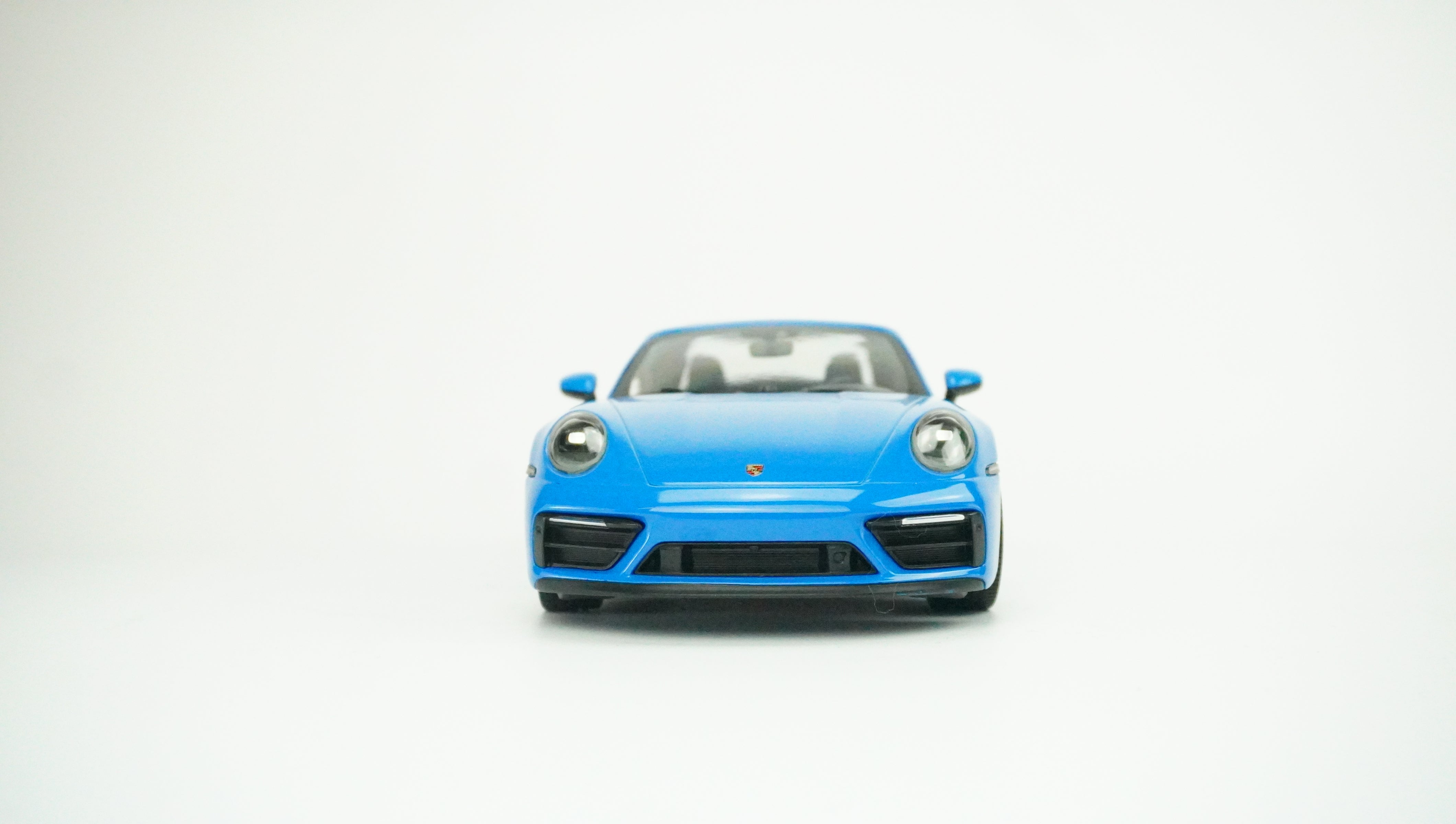Porsche 911 (992) Targa 4 GTS 1:18