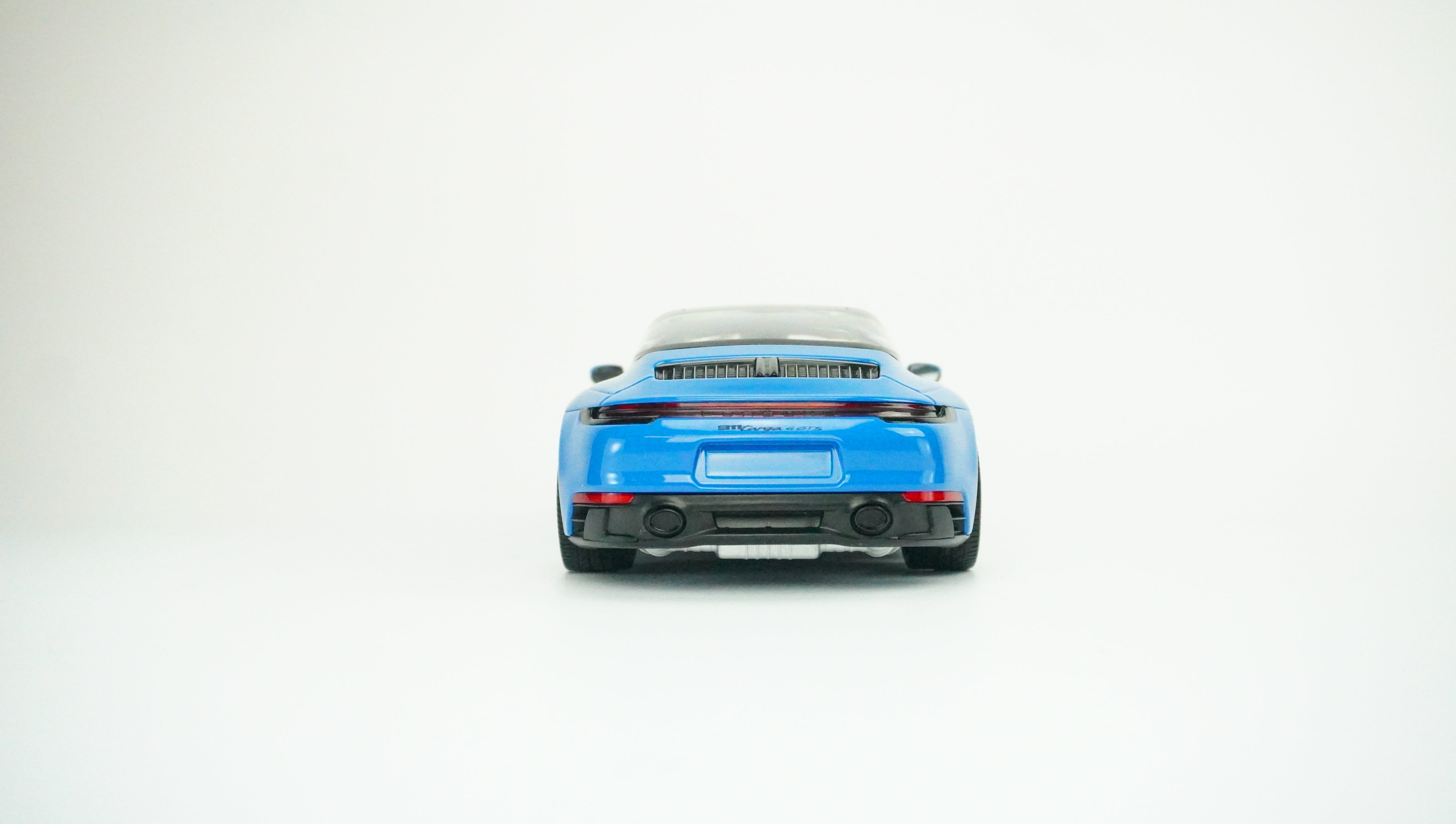 Porsche 911 (992) Targa 4 GTS 1:18
