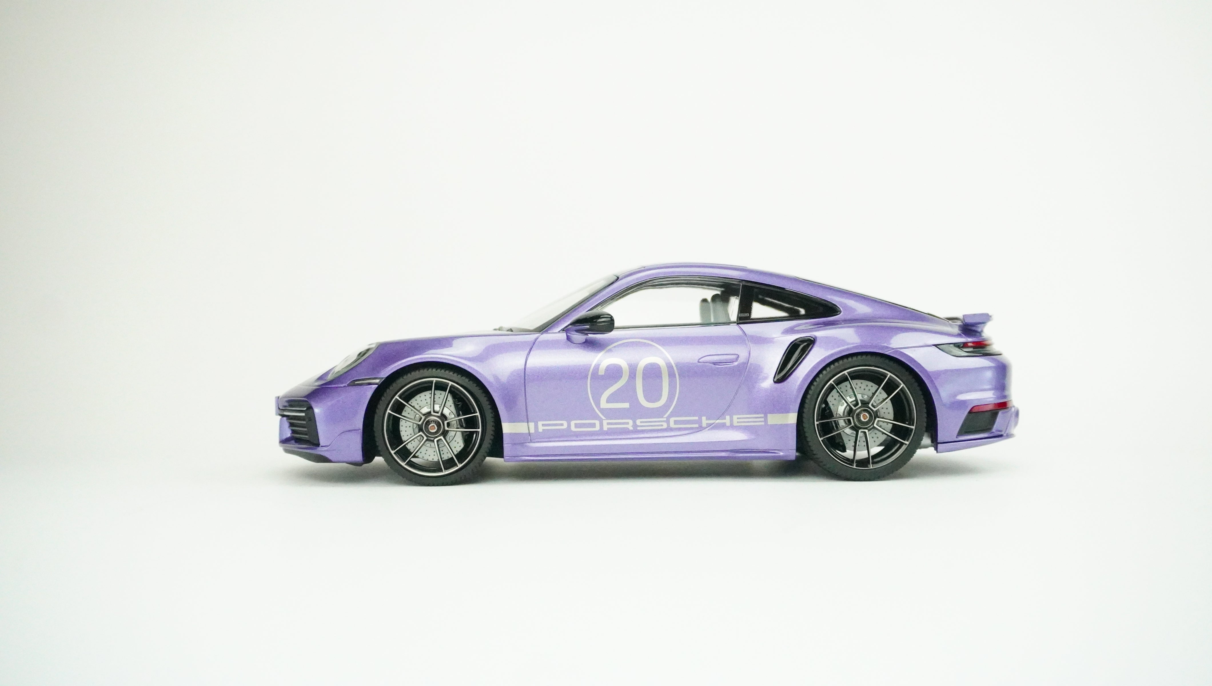 Porsche 911 (992) Turbo S 2021 1:18