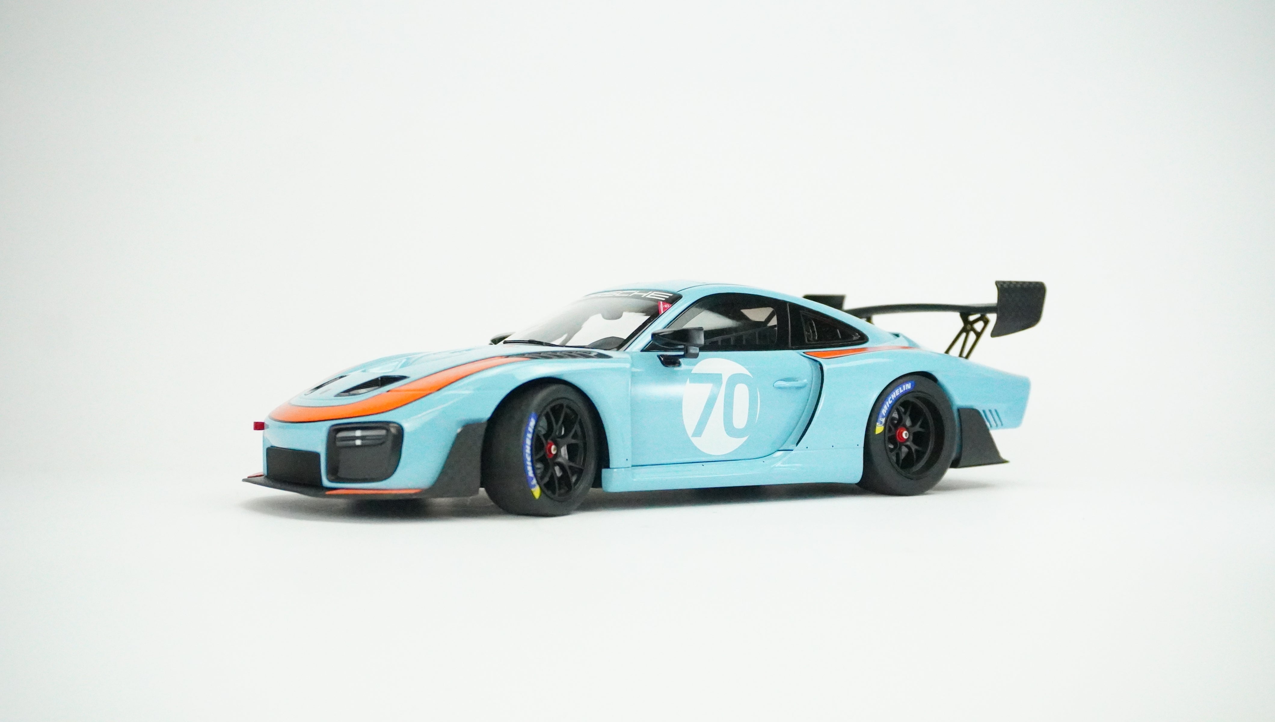Porsche 935 Gulf Racing No. 70 1:18