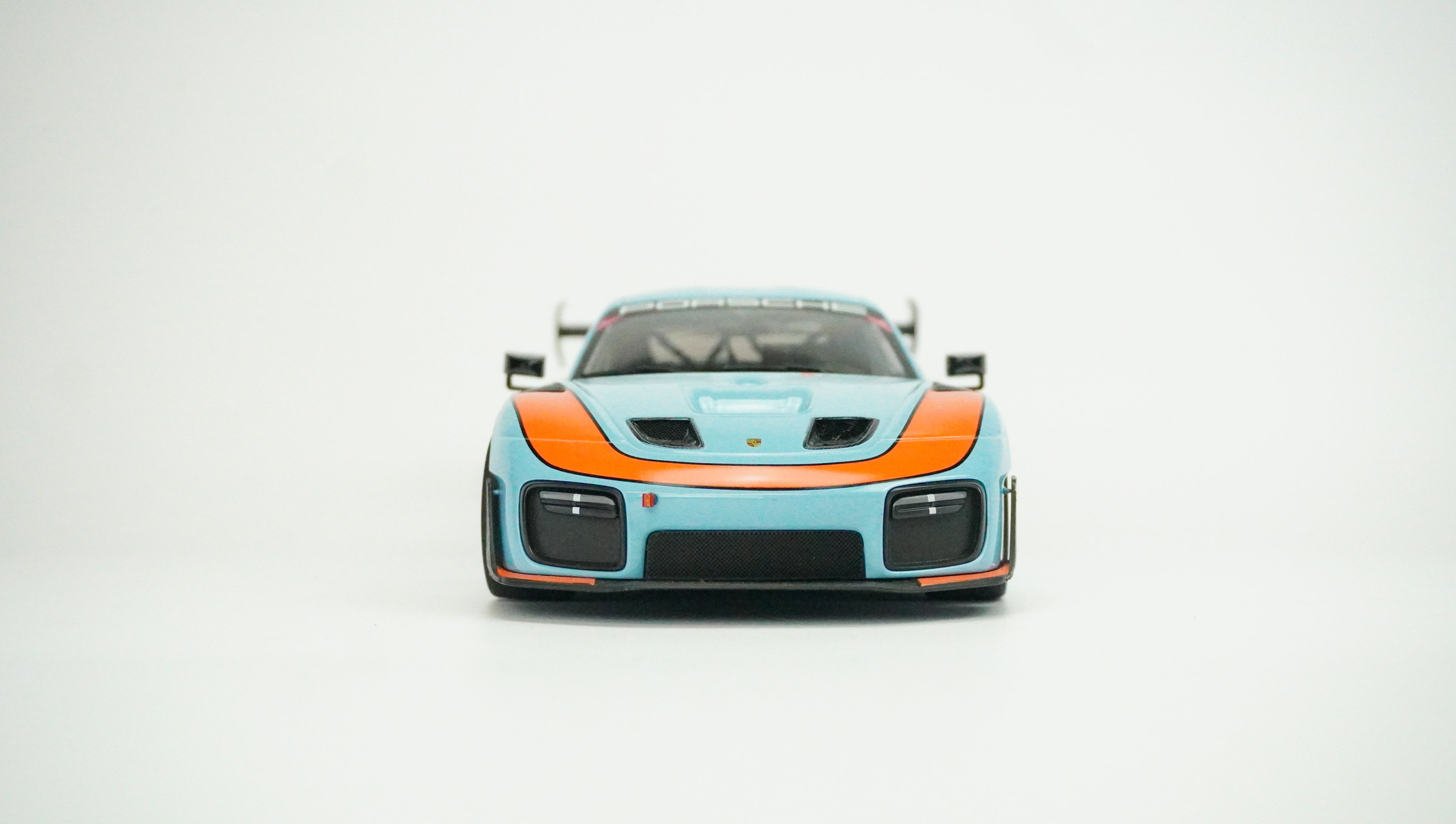 Porsche 935 Gulf Racing No. 70 1:18