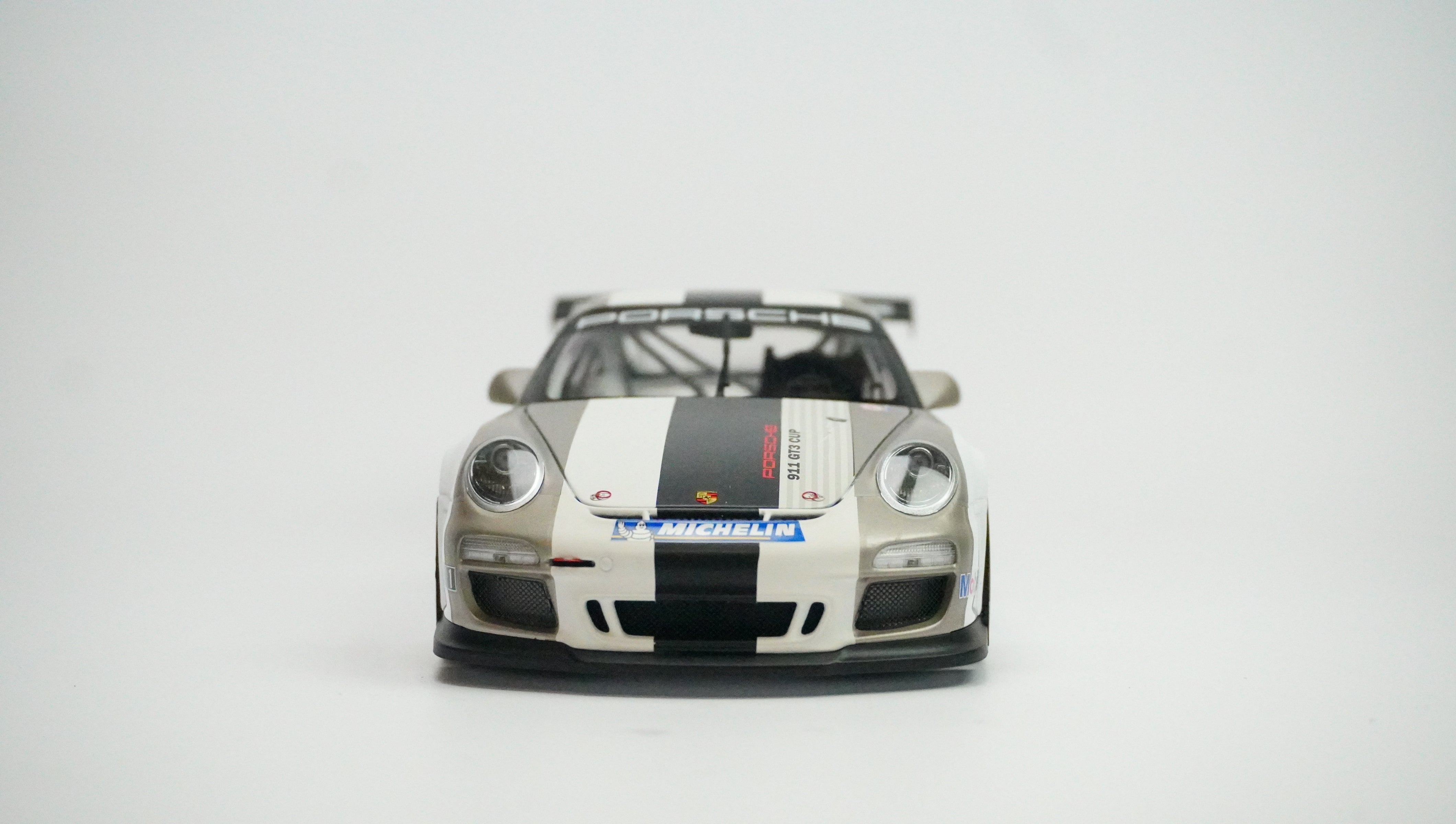 Porsche 911 (997) GT3 Racing (ohne Box) 1:18