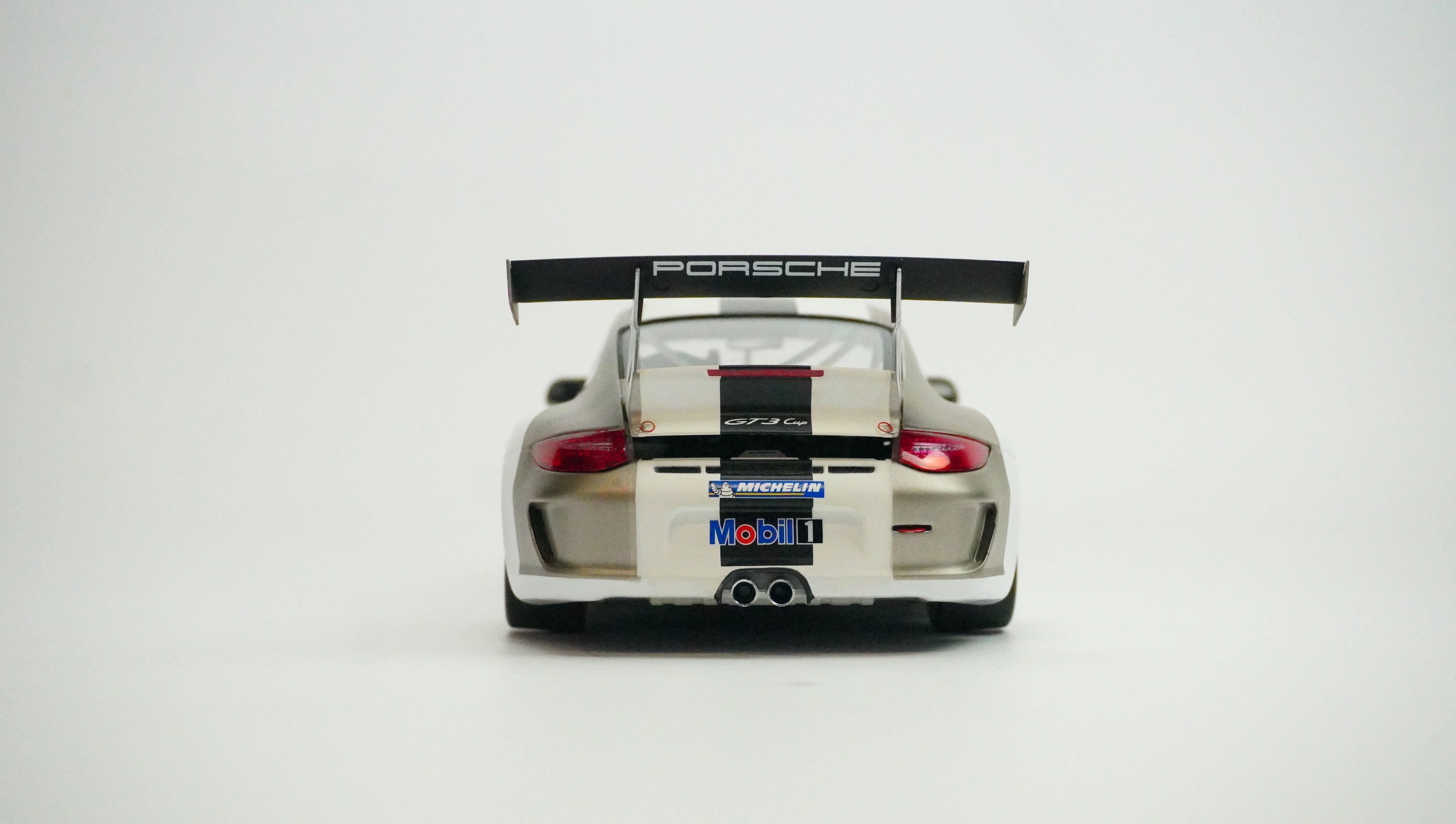 Porsche 911 (997) GT3 Racing (ohne Box) 1:18