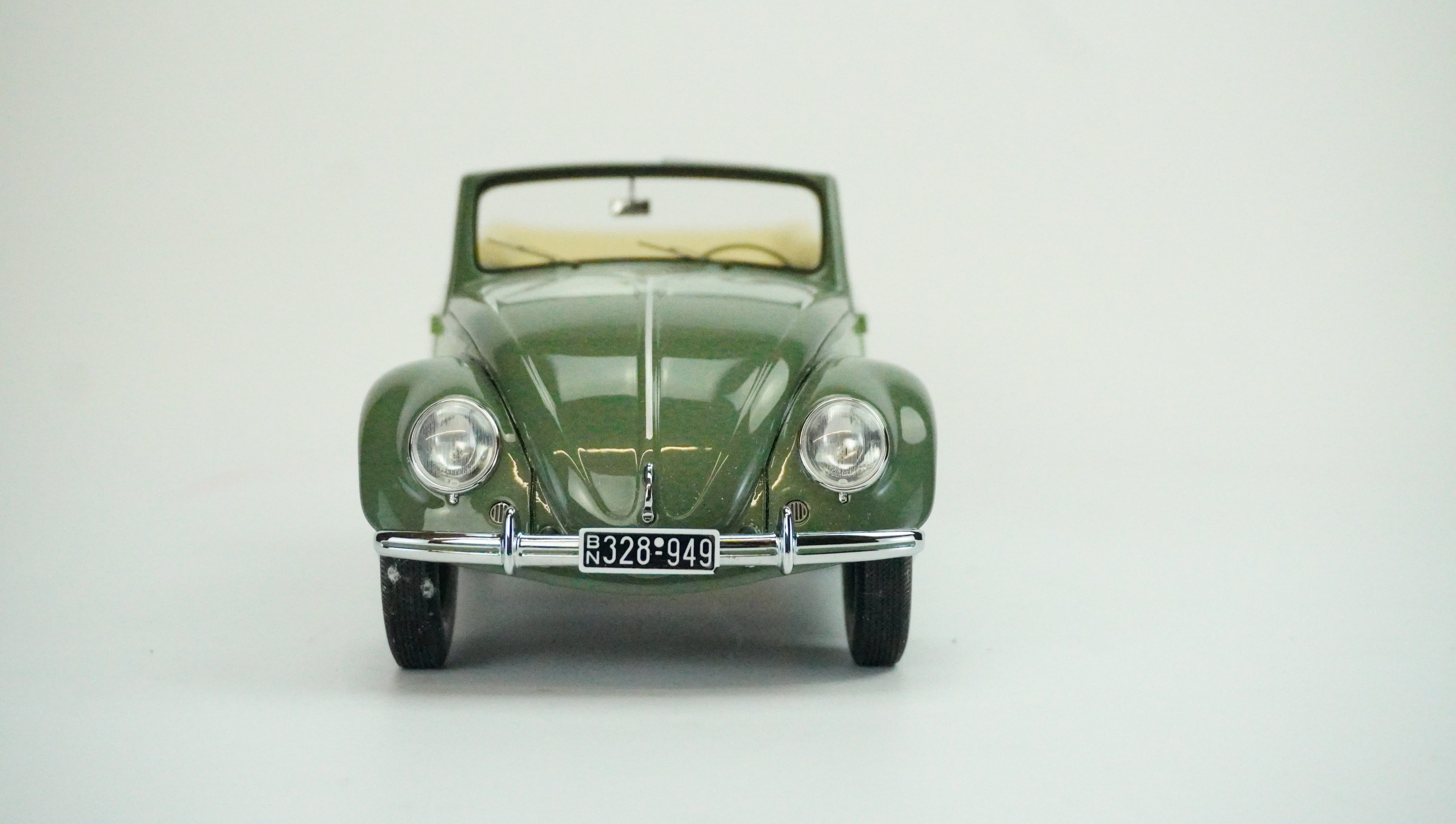 VW Beetle Convertible Karmann 1949 1:18