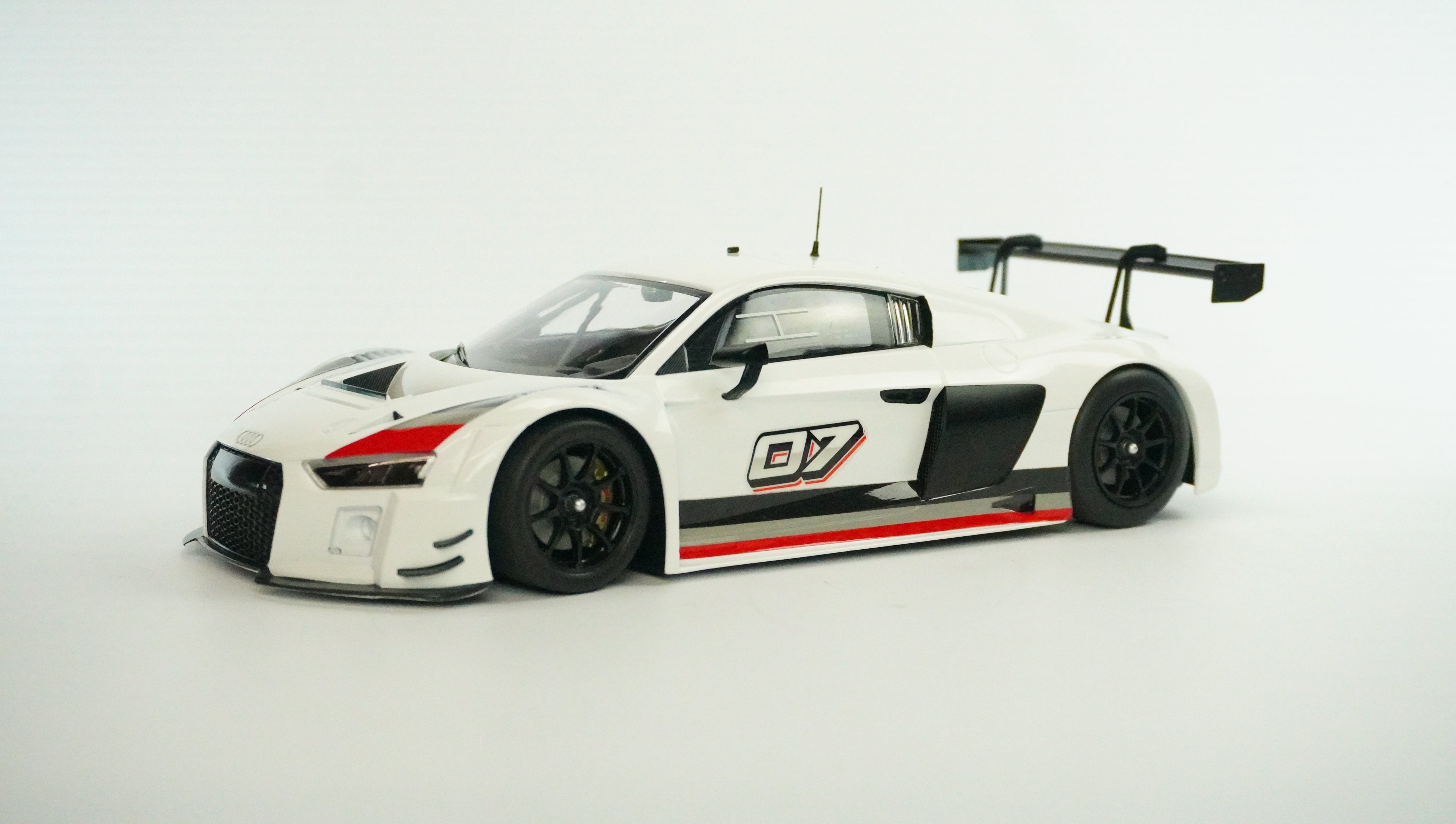 Audi R8 LMS Ultra Racing No.7 Limited 2015 1:18