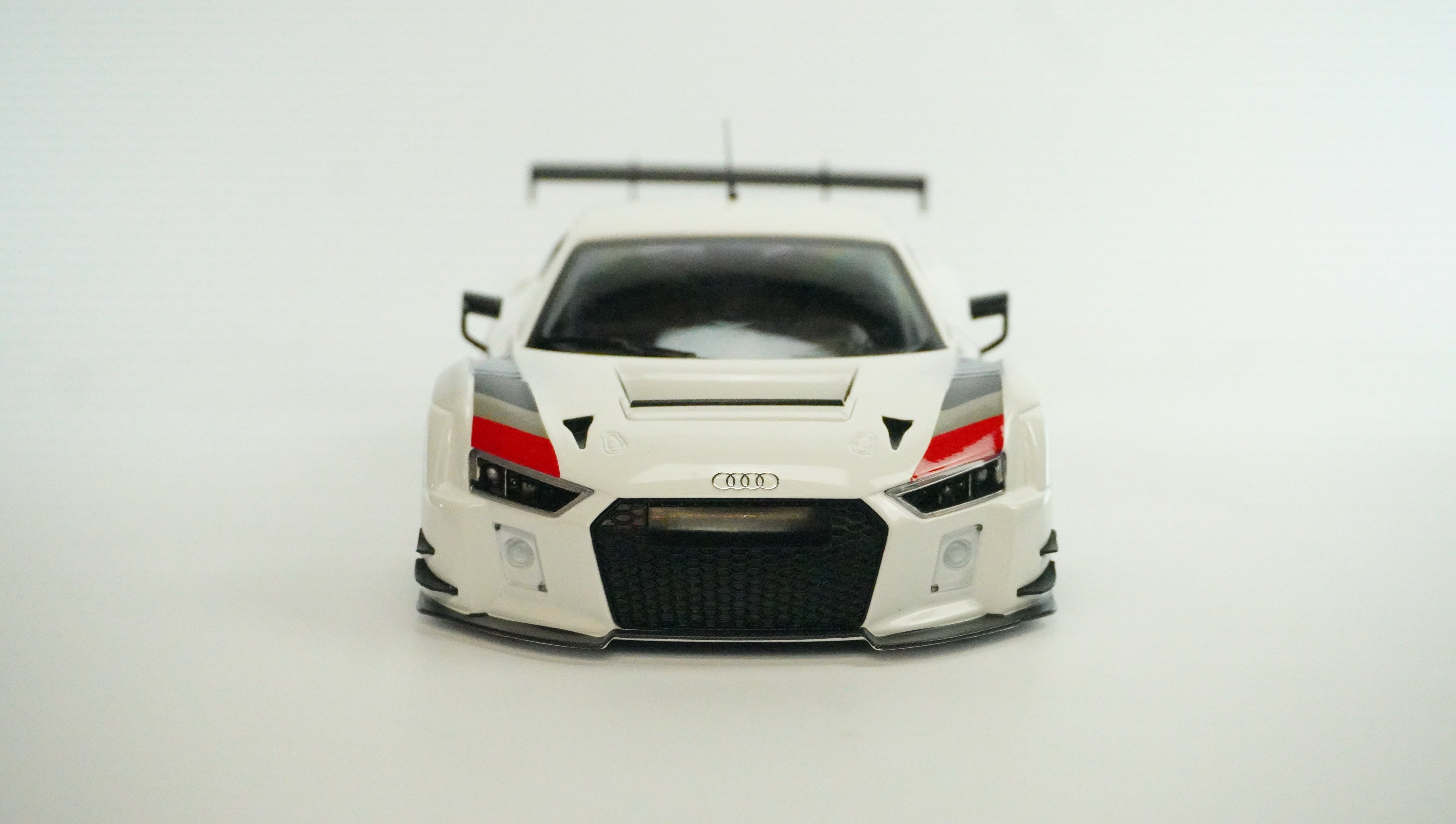 Audi R8 LMS Ultra Racing No.7 Limited 2015 1:18
