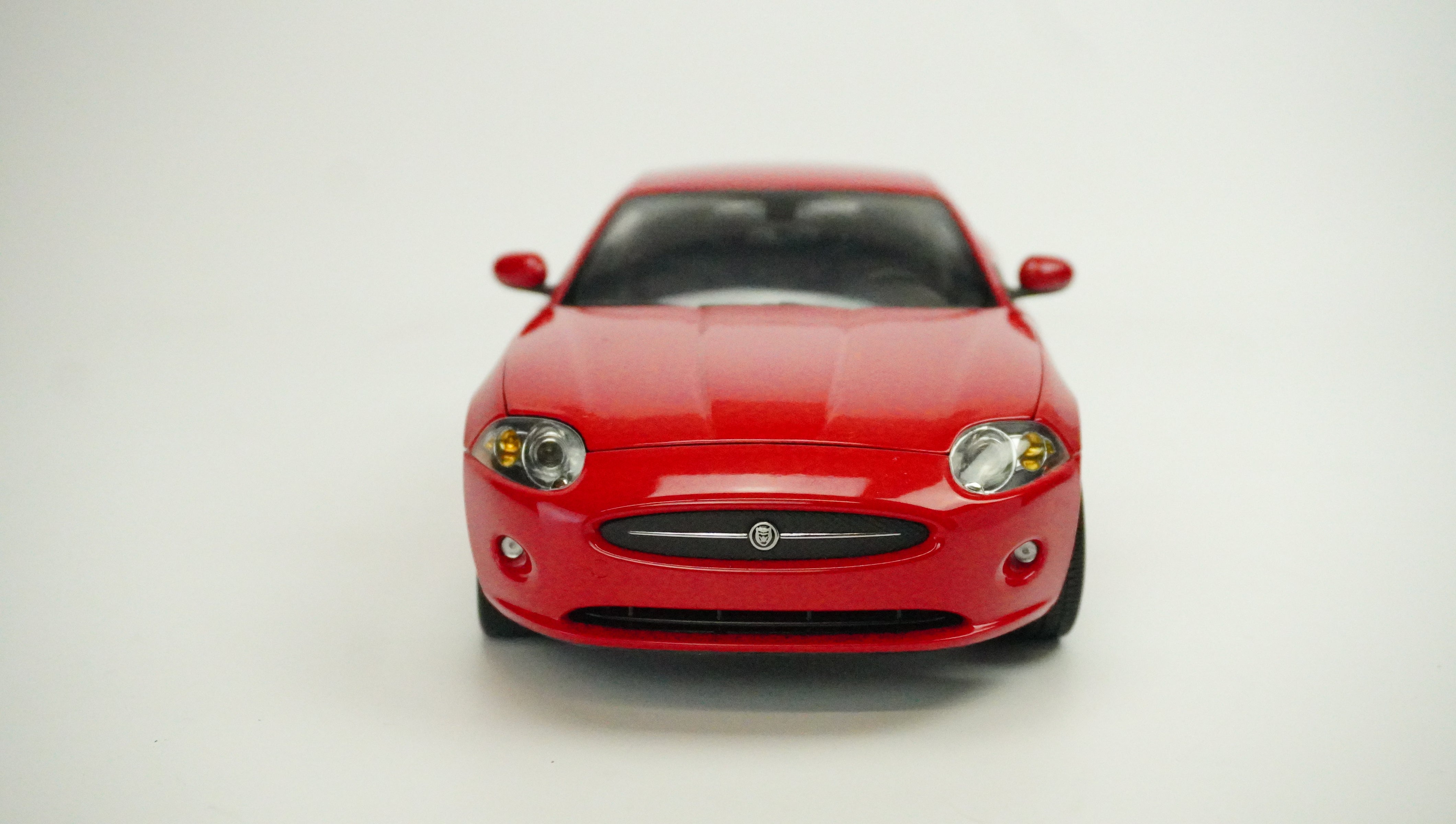 Jaguar XK Coupe 2006 1:18