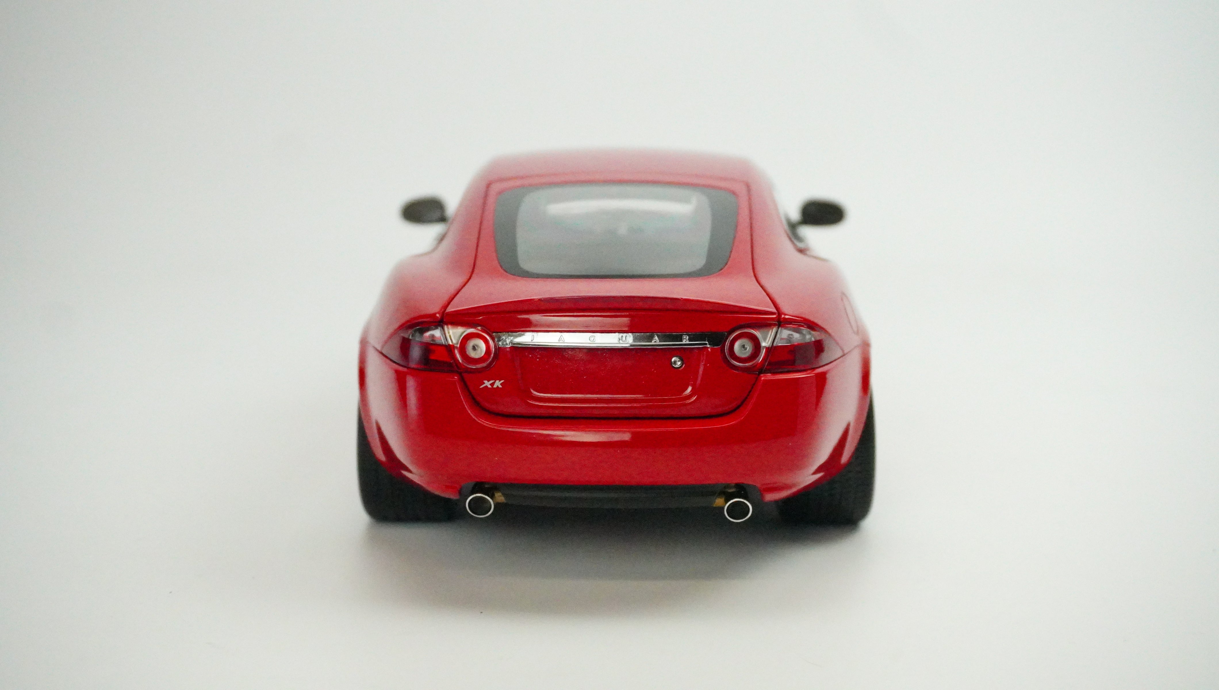 Jaguar XK Coupe 2006 1:18
