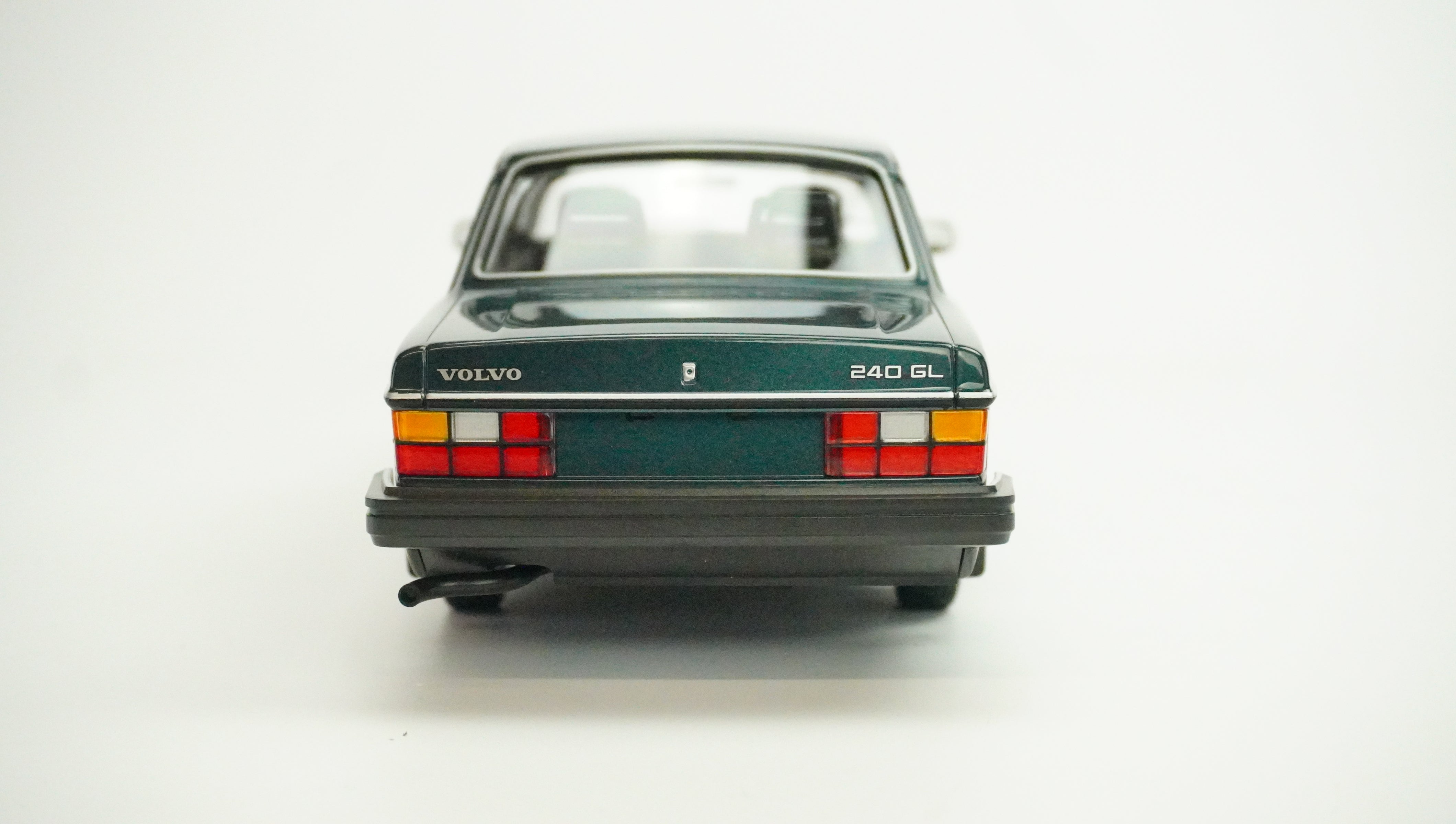 Volvo 240 GL 1:18