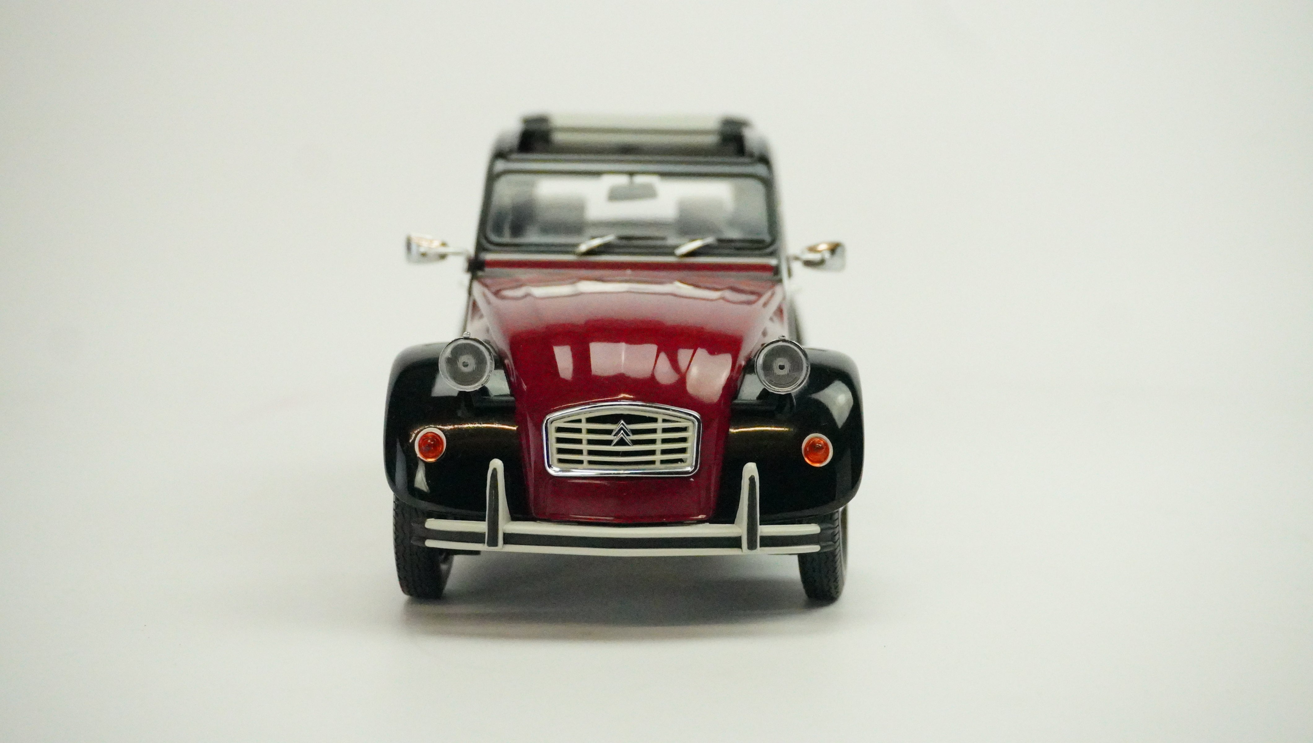 Citroën 2CV Faltdach 1:18