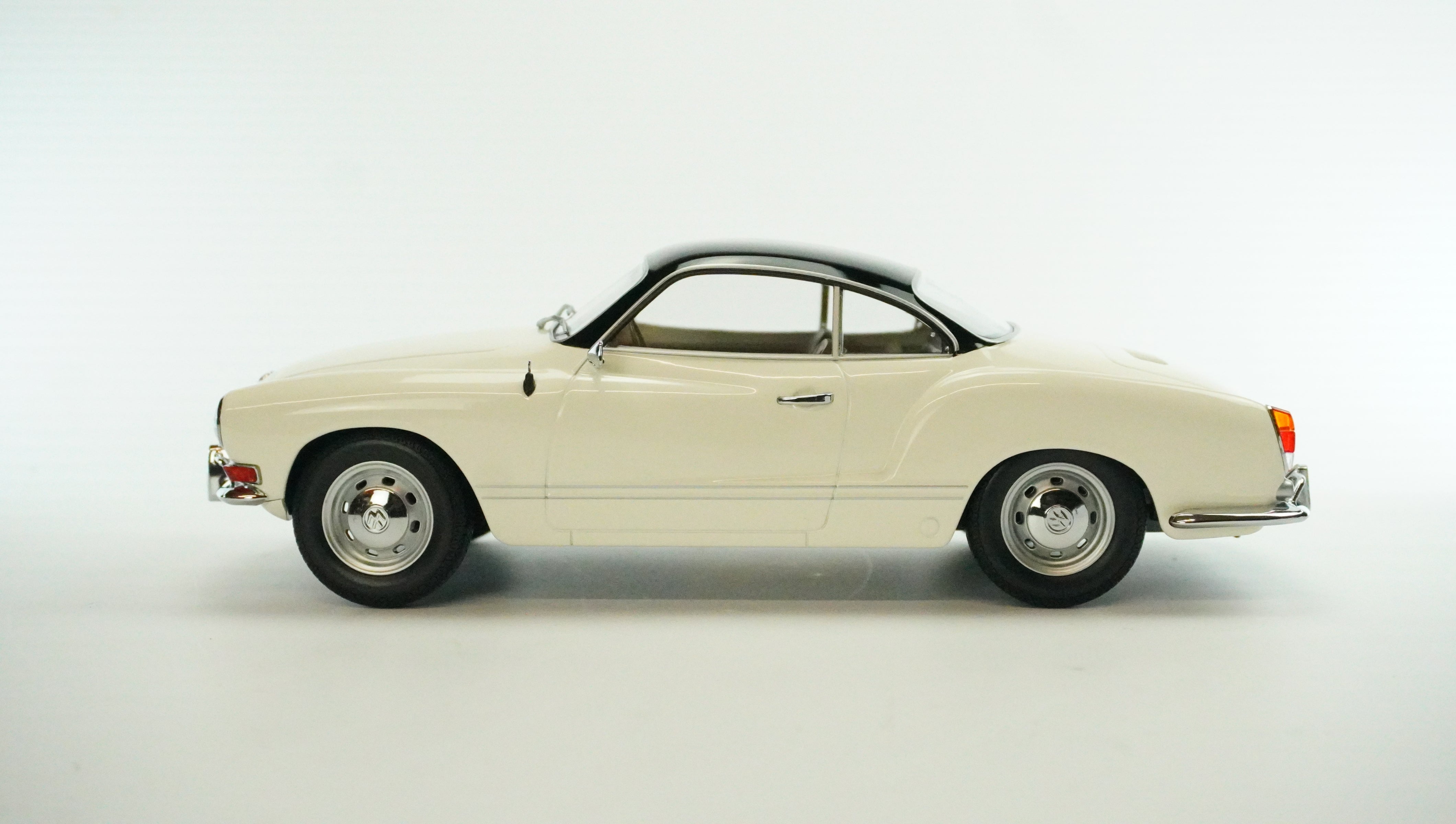 VW Karmann Ghia Coupé 70 Limited 1:18