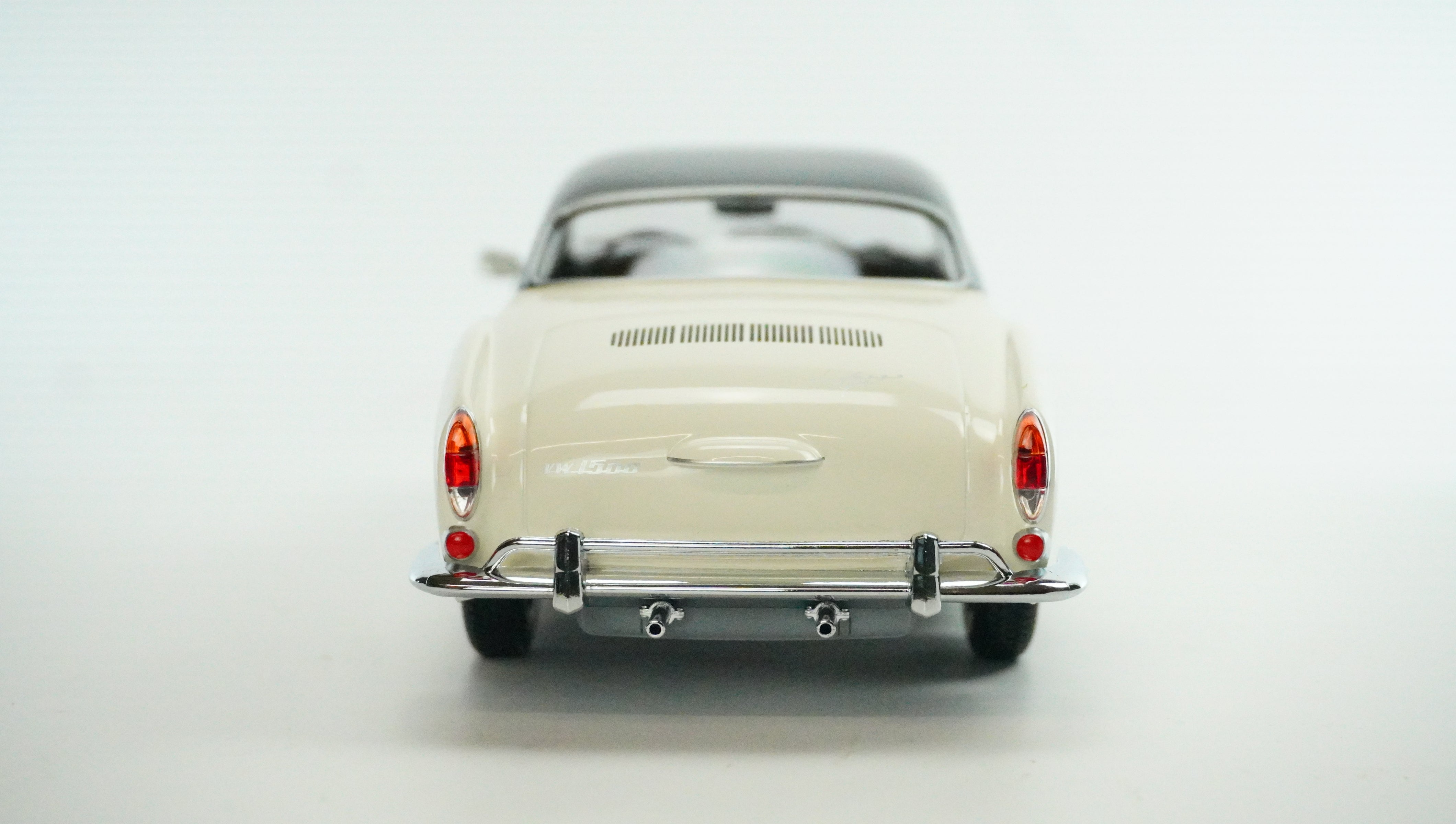 VW Karmann Ghia Coupé 70 Limited 1:18