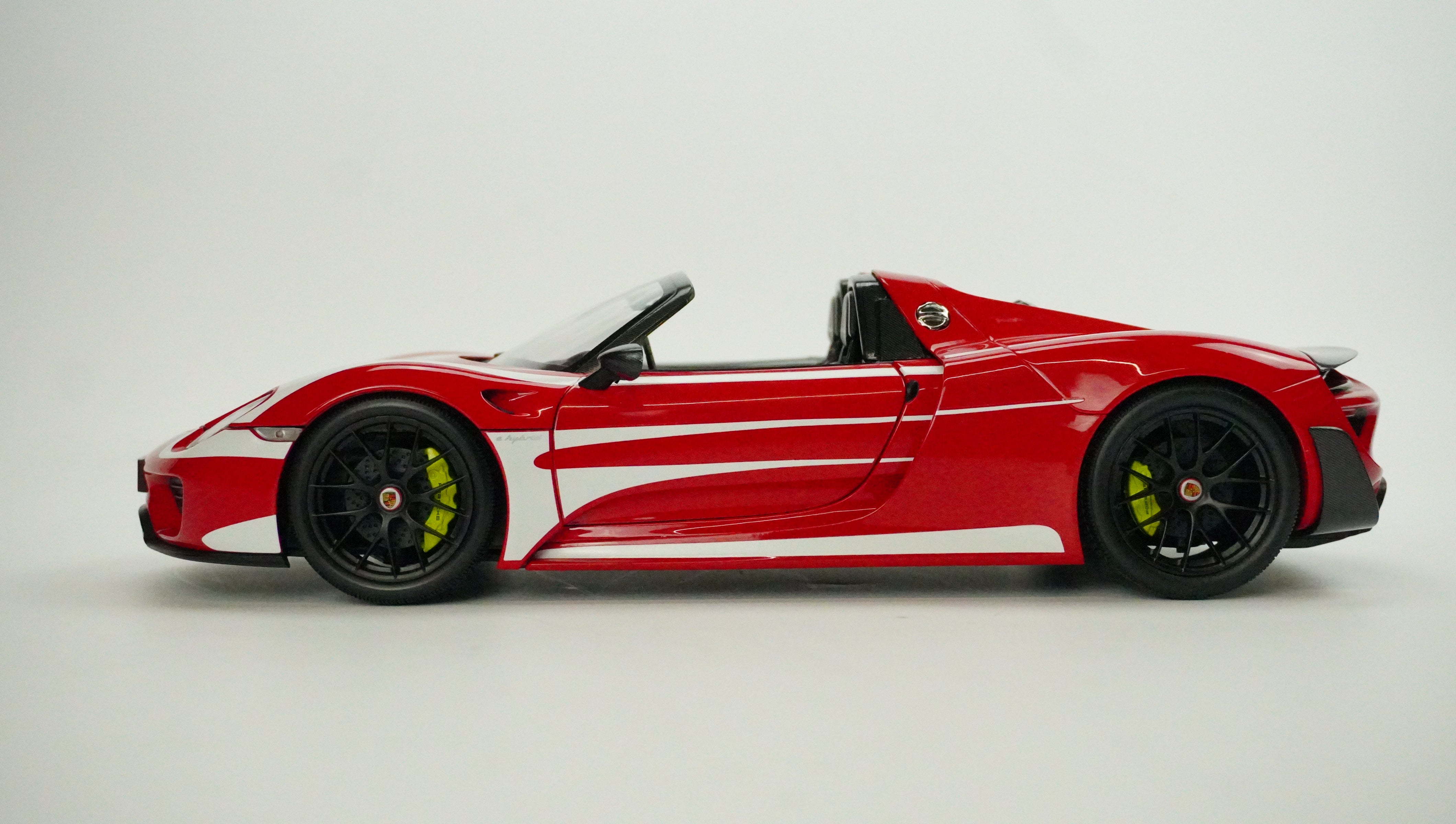 Porsche 918 Spyder Weissach Limited 2015 1:18