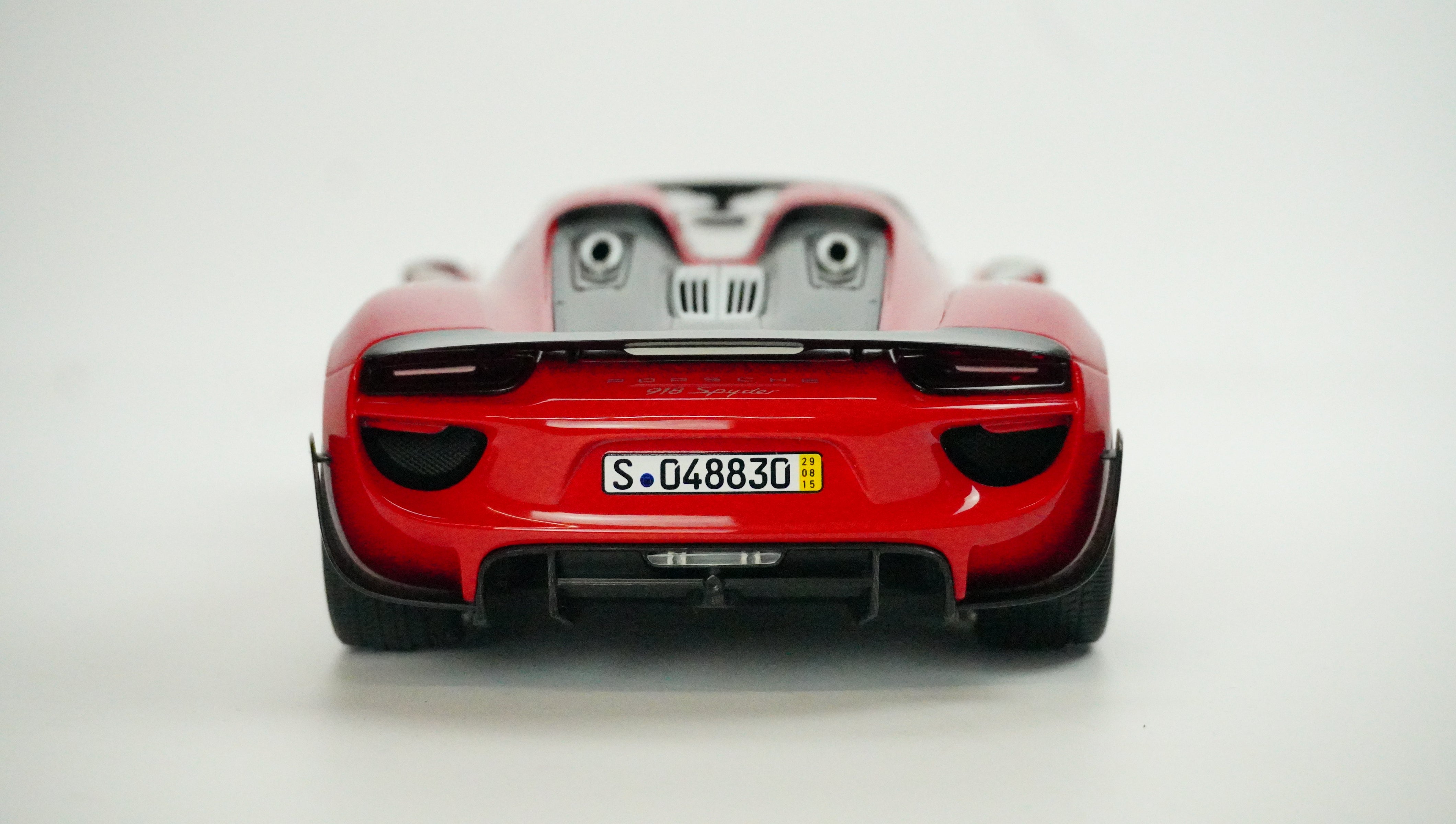 Porsche 918 Spyder Weissach Limited 2015 1:18