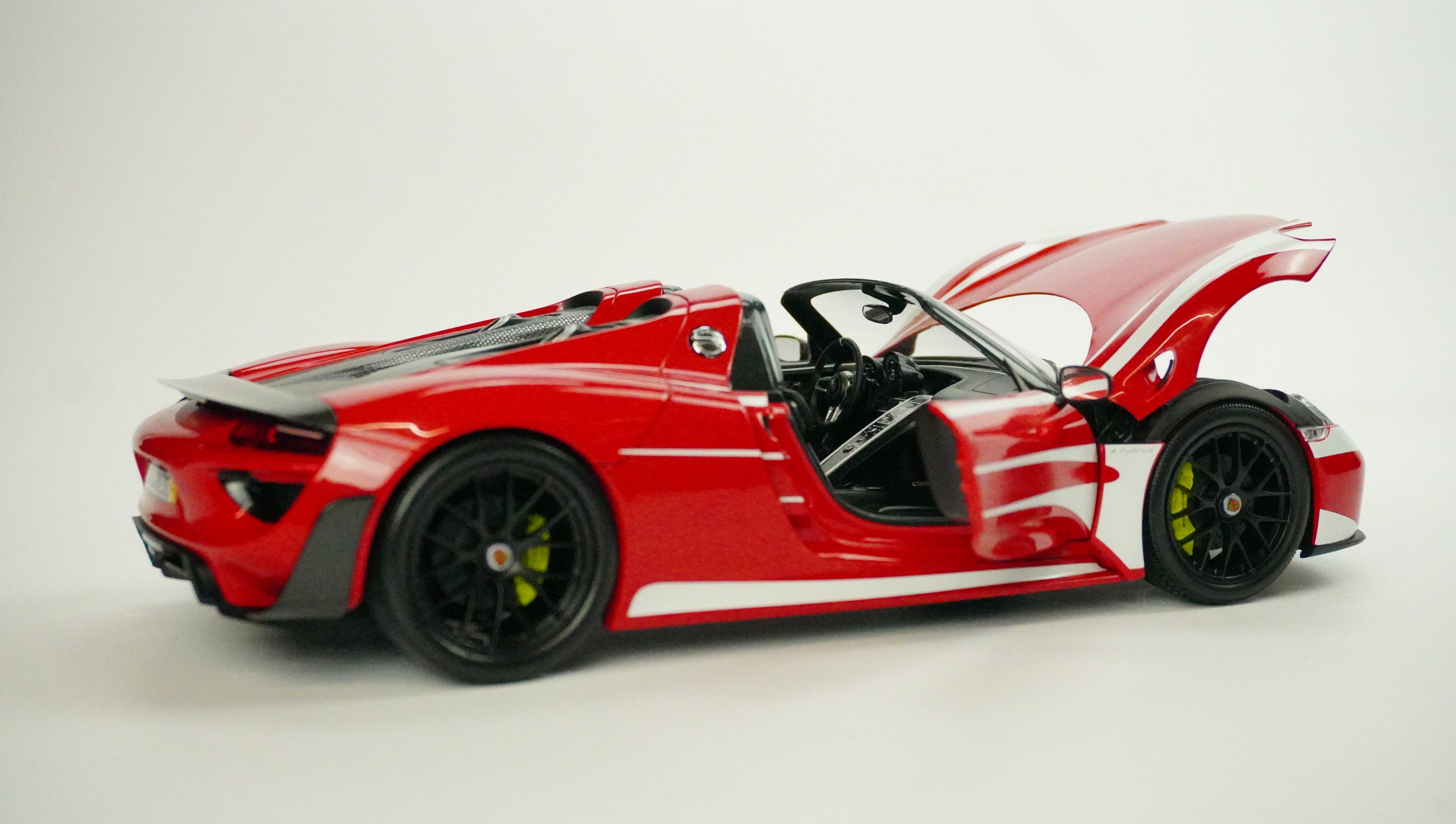 Porsche 918 Spyder Weissach Limited 2015 1:18