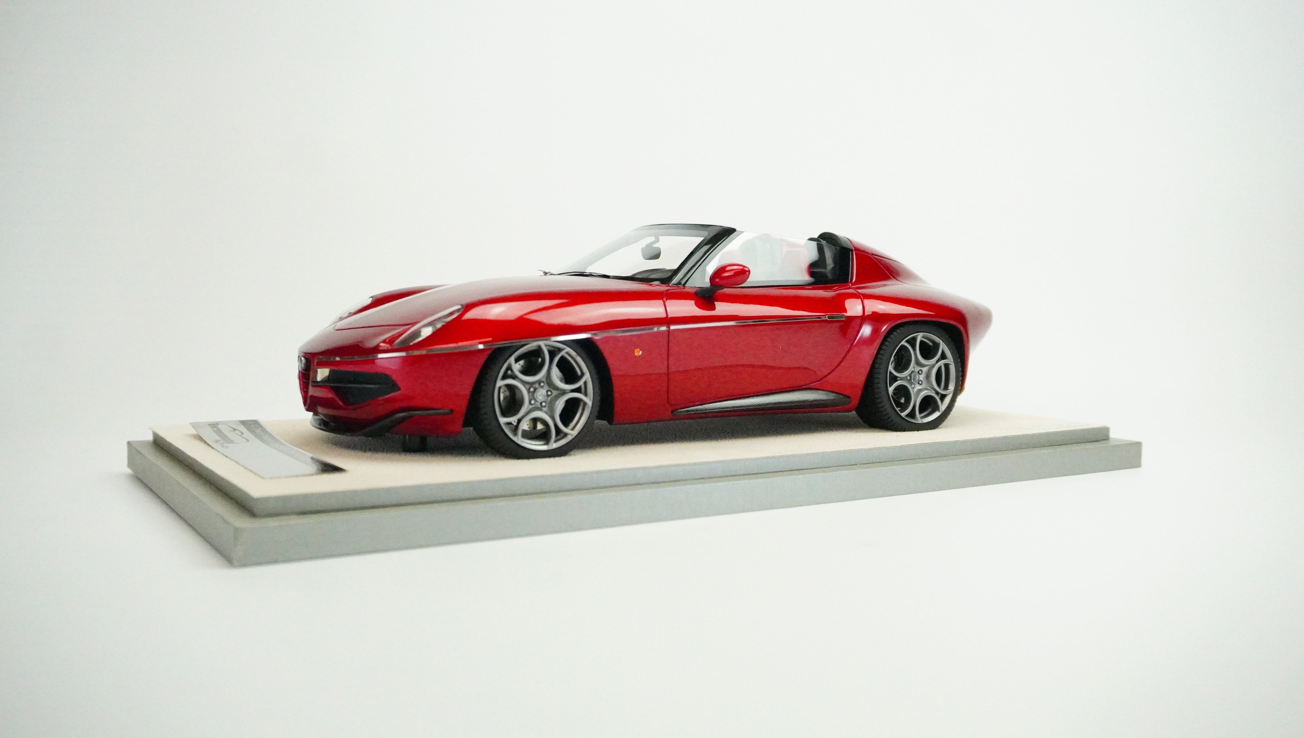 Alfa Romeo Disco Volante Superleggera Limited (without box) 2016 1:18