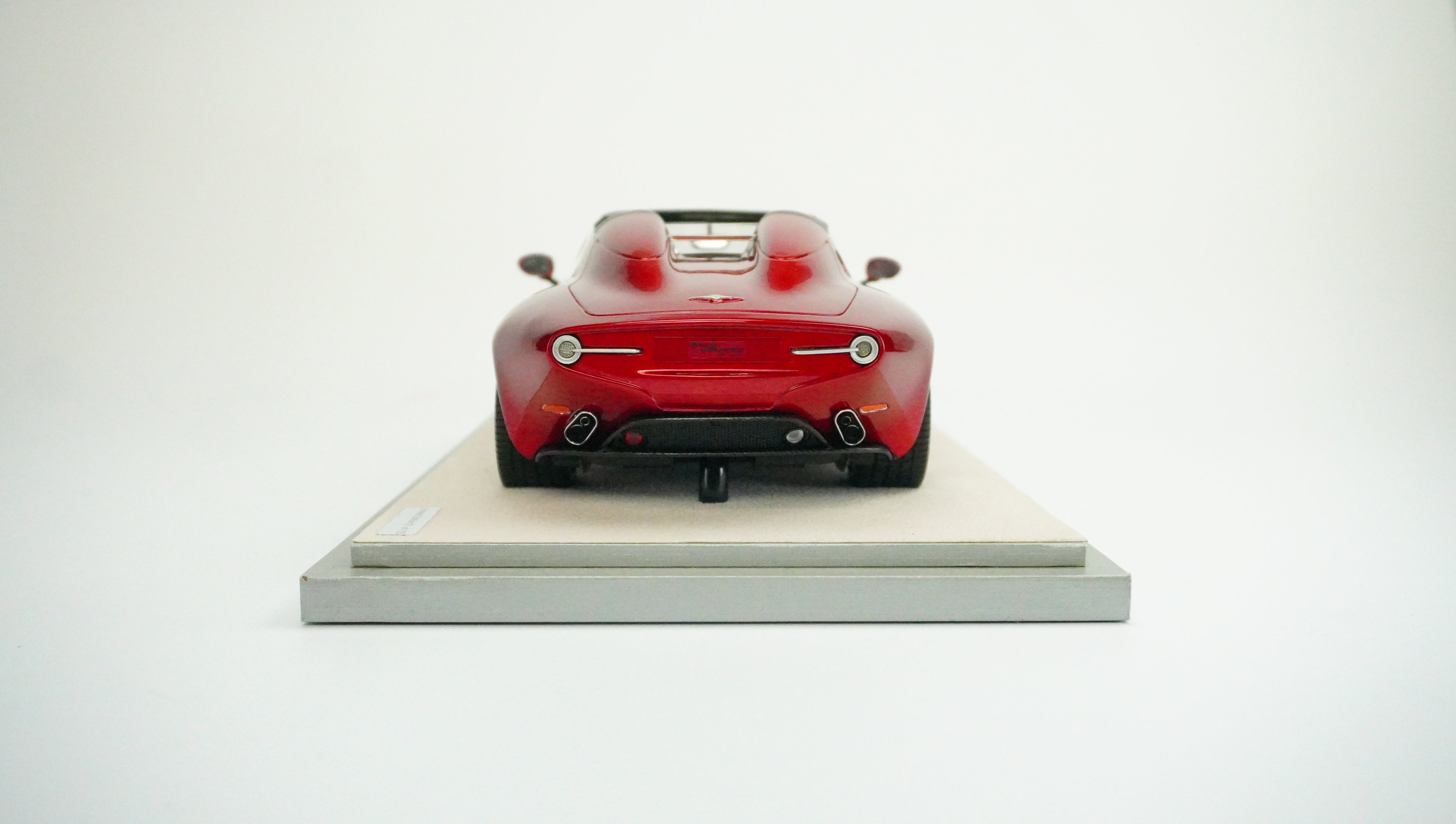 Alfa Romeo Disco Volante Superleggera Limited (without box) 2016 1:18