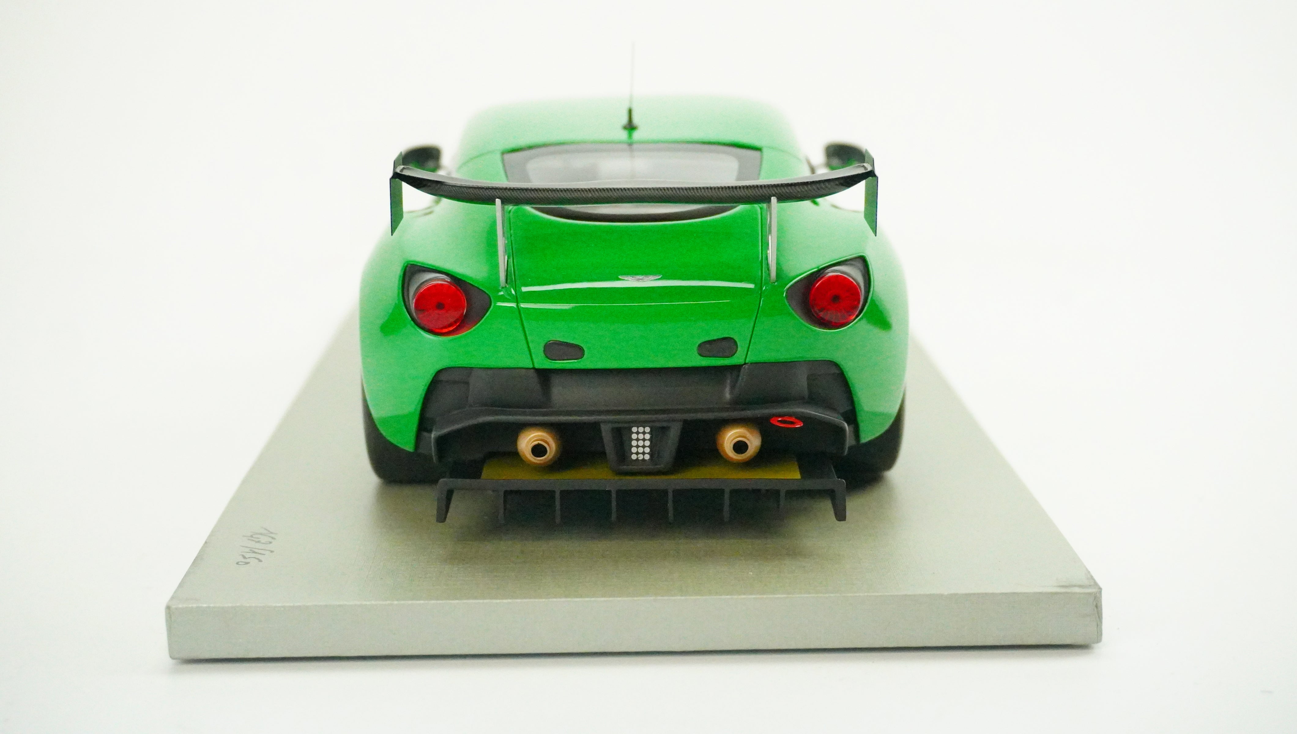 Aston Martin V12 Zagato Race Limited (without box) 1:18