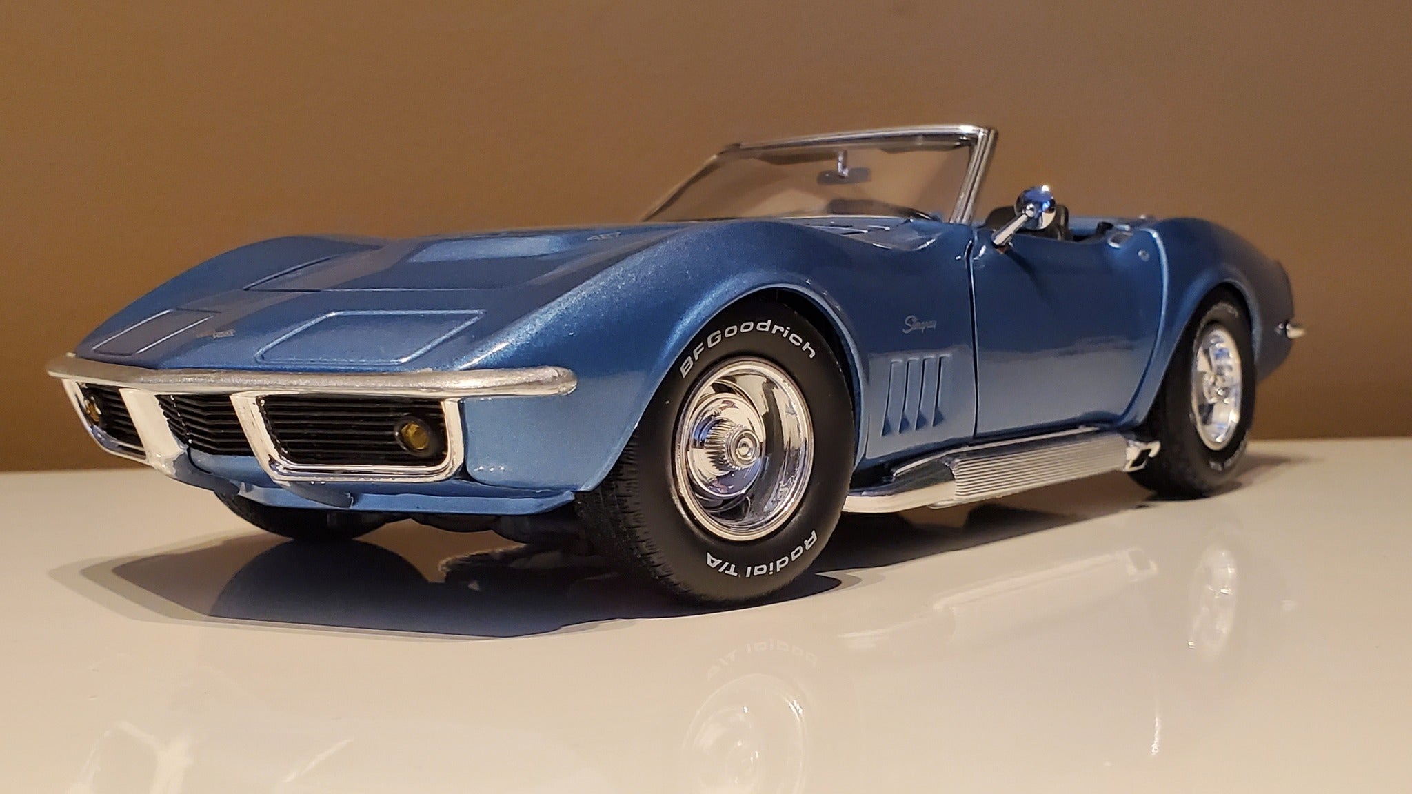 Chevrolet Corvette Stingray Spyder 1969 1:18