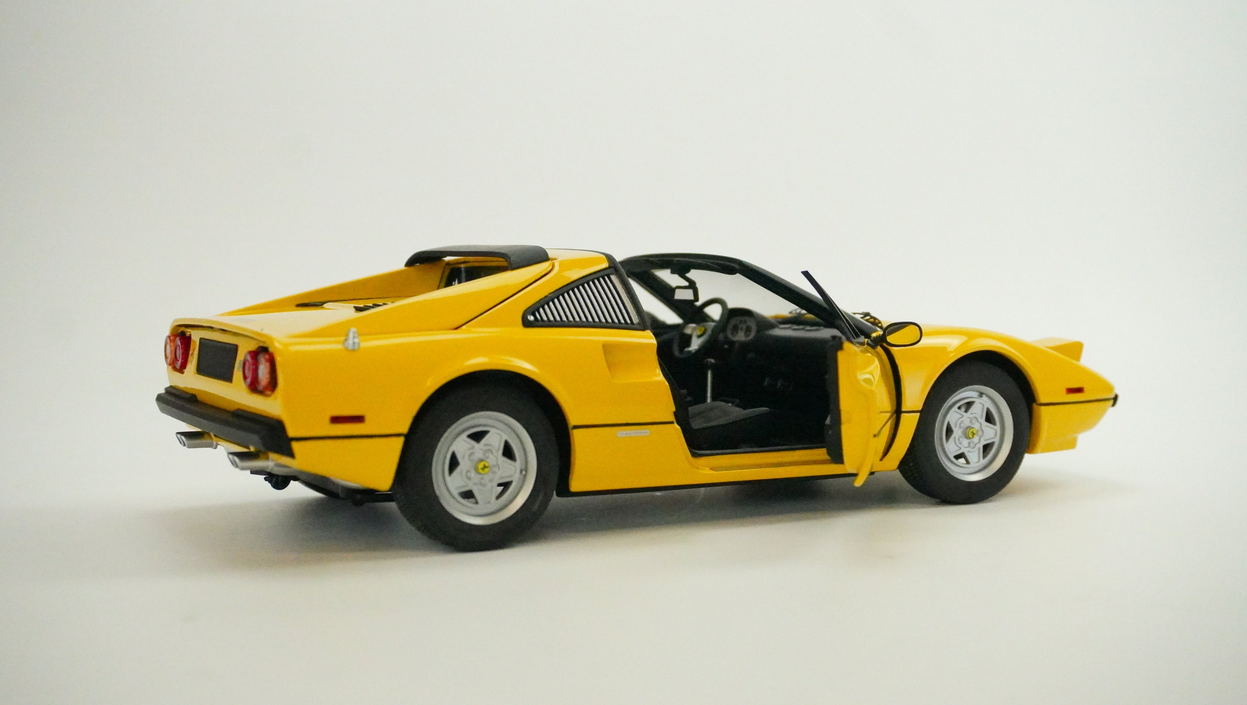 Ferrari 308 GTS Spider Limited 1:18