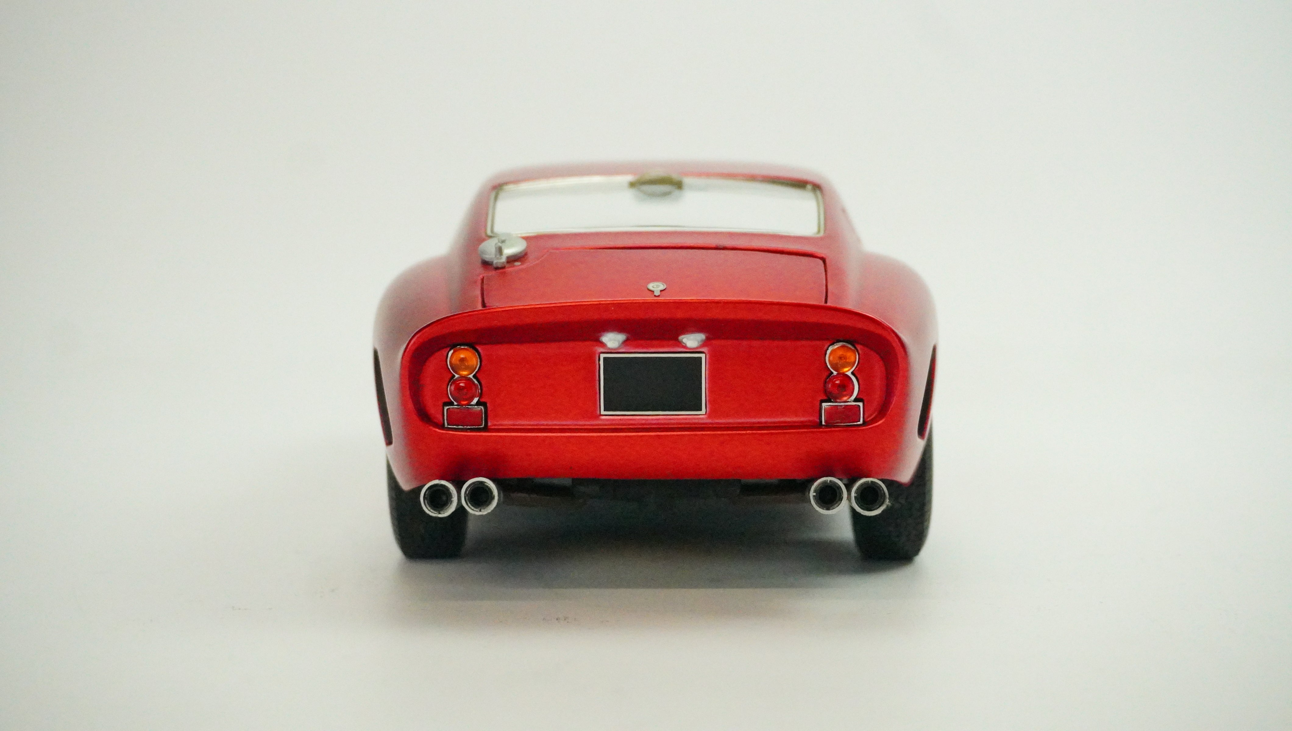 Ferrari 250 GTO Rot Matt Limited 1998 1:18