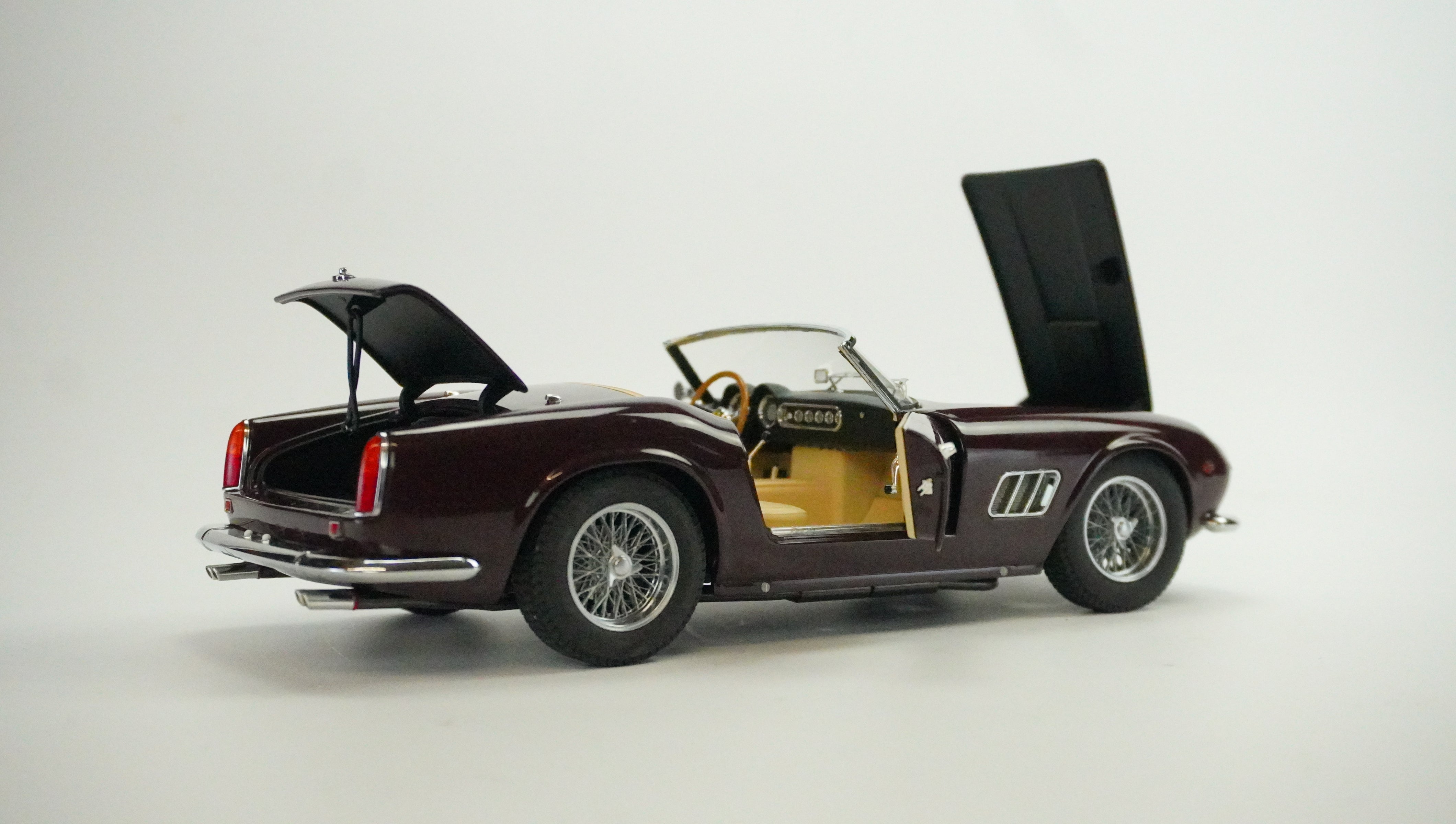 Ferrari 250 California Spider SWB Limited 2010 1:18